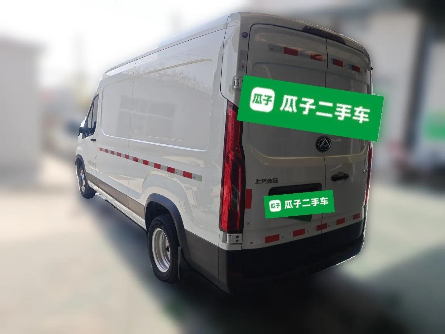 SAIC MAXUS Xintu V90 2024 Zhiyun 2.0T Manual Rear-Drive Extended-Wheelbase High-Roof Model with Dual Rear Tires and 3 Seats — миниатюра 4