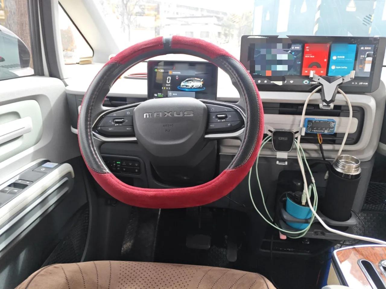 SAIC MAXUS Dana V1 2024 M1 Long-Wheelbase Low-Roof Passenger Version (64 kWh) — миниатюра 11