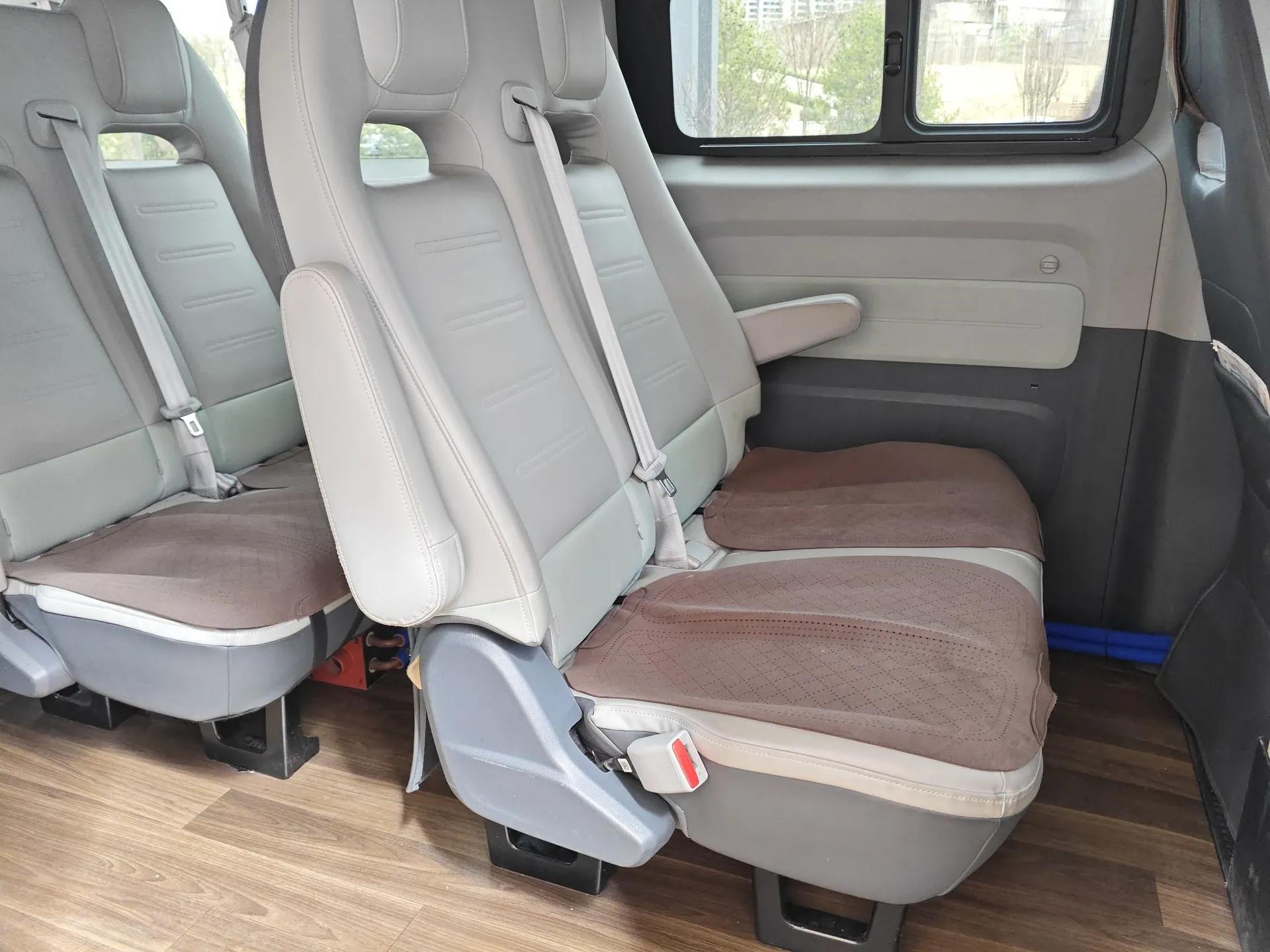SAIC MAXUS Dana V1 2024 M1 Long-Wheelbase Low-Roof Passenger Version (64 kWh) — миниатюра 18