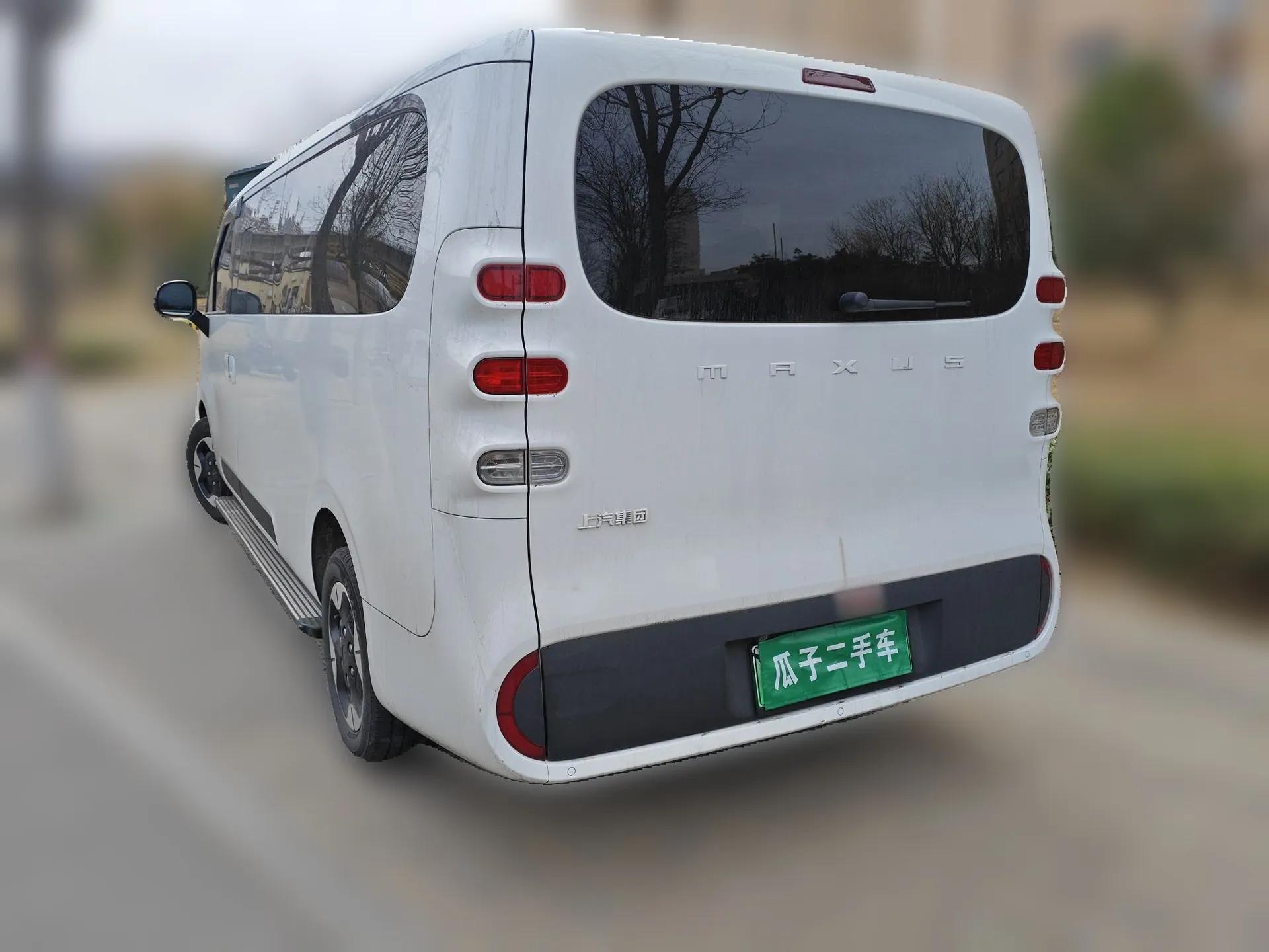 SAIC MAXUS Dana V1 2024 M1 Long-Wheelbase Low-Roof Passenger Version (64 kWh) — миниатюра 4