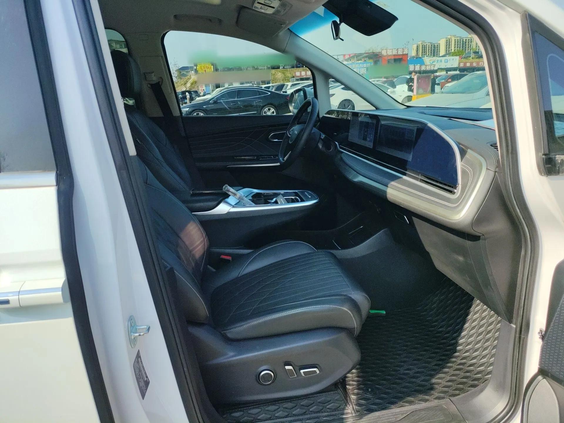 SAIC MAXUS G90 2022 2.0T Galaxy Seven-Seater Version — миниатюра 23