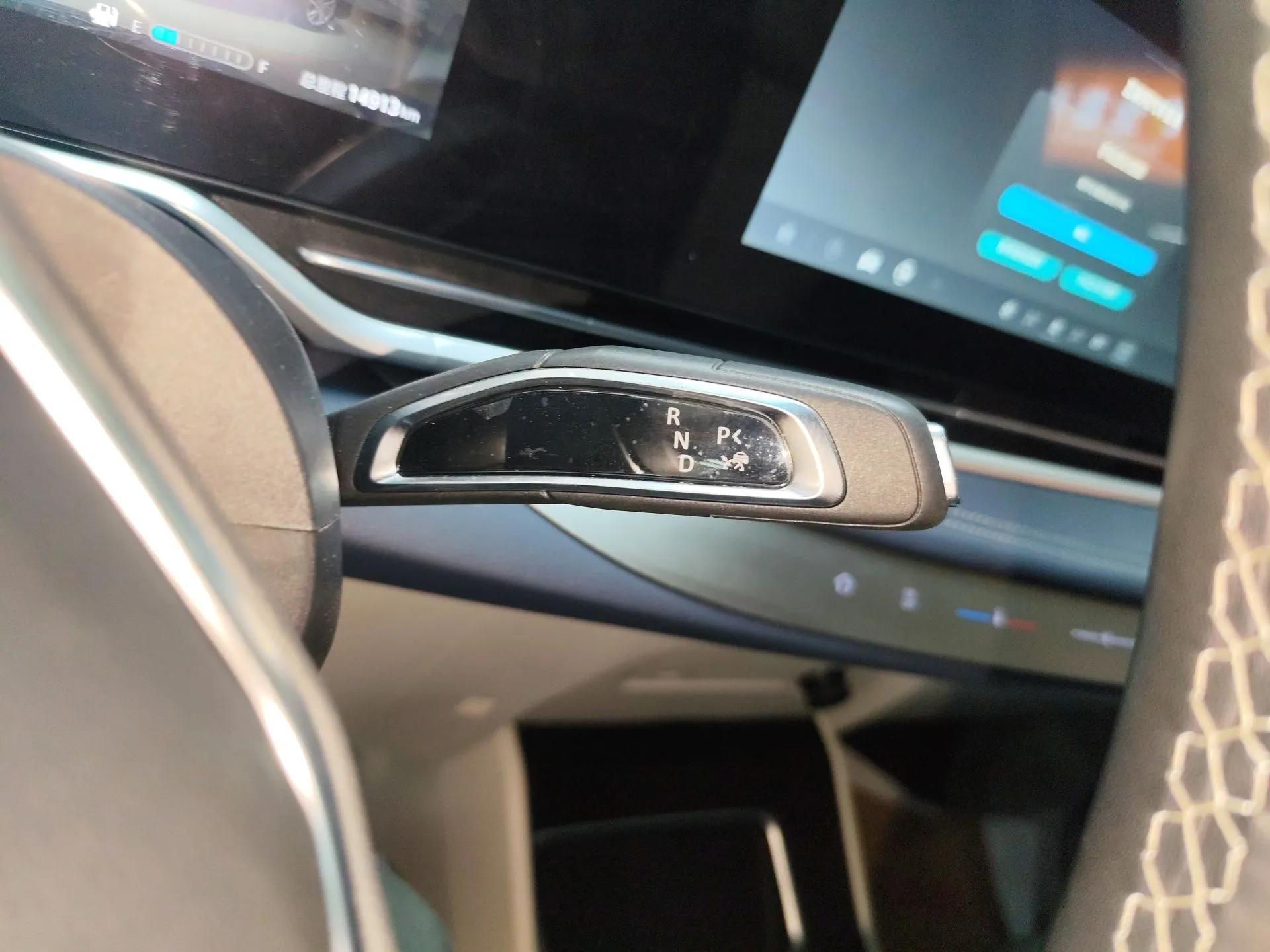 SAIC MAXUS G90 2022 2.0T Interstellar Seven-Seater — миниатюра 16