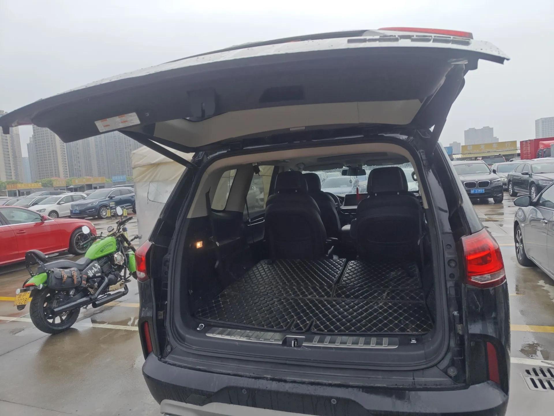 SAIC MAXUS D90 2017 2.0T Automatic All-Wheel Drive Sirius — миниатюра 22
