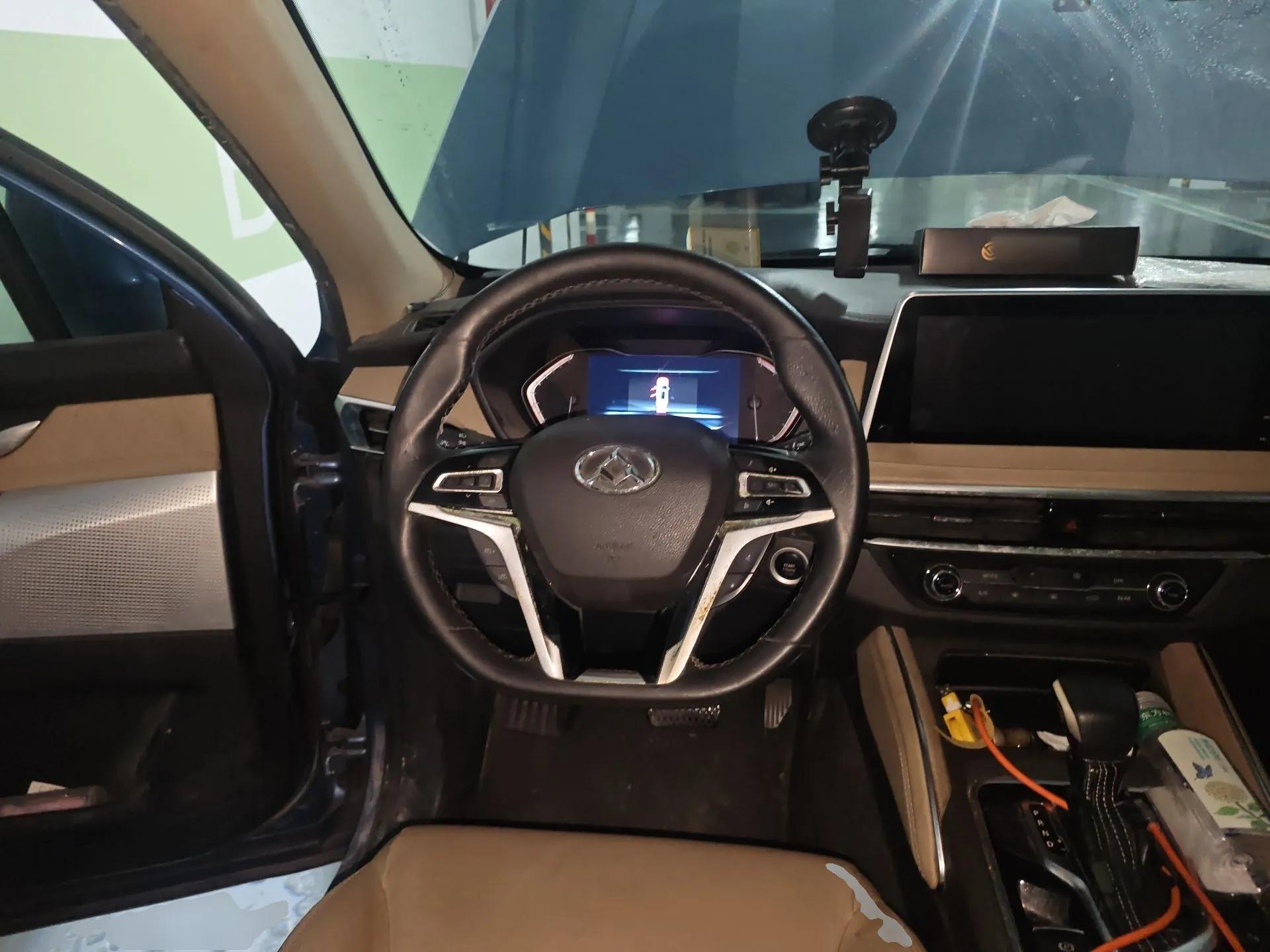 SAIC MAXUS D90 2017 2.0T Automatic Two-Wheel Drive - Uranus — миниатюра 11