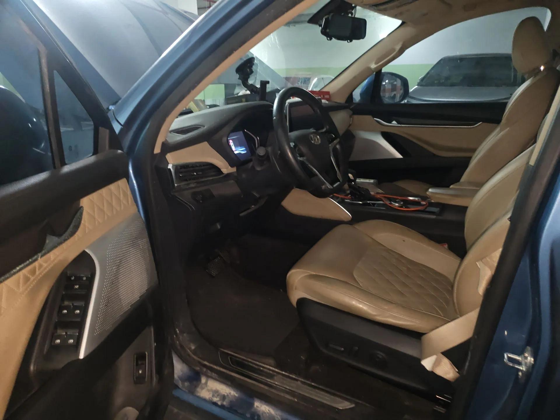 SAIC MAXUS D90 2017 2.0T Automatic Two-Wheel Drive - Uranus — миниатюра 17
