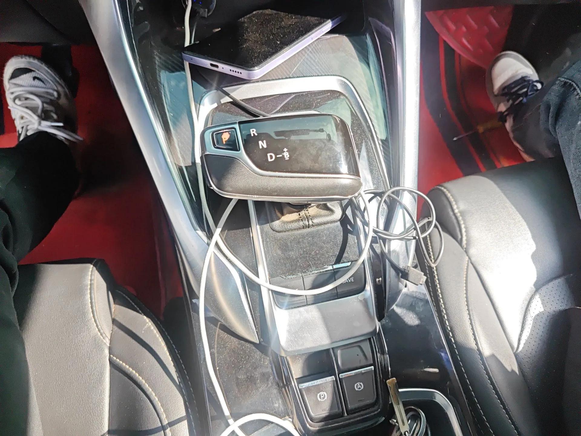 SAIC MAXUS EUNIQ 5 2020 1.3T PLUG-IN Elite Edition — миниатюра 15