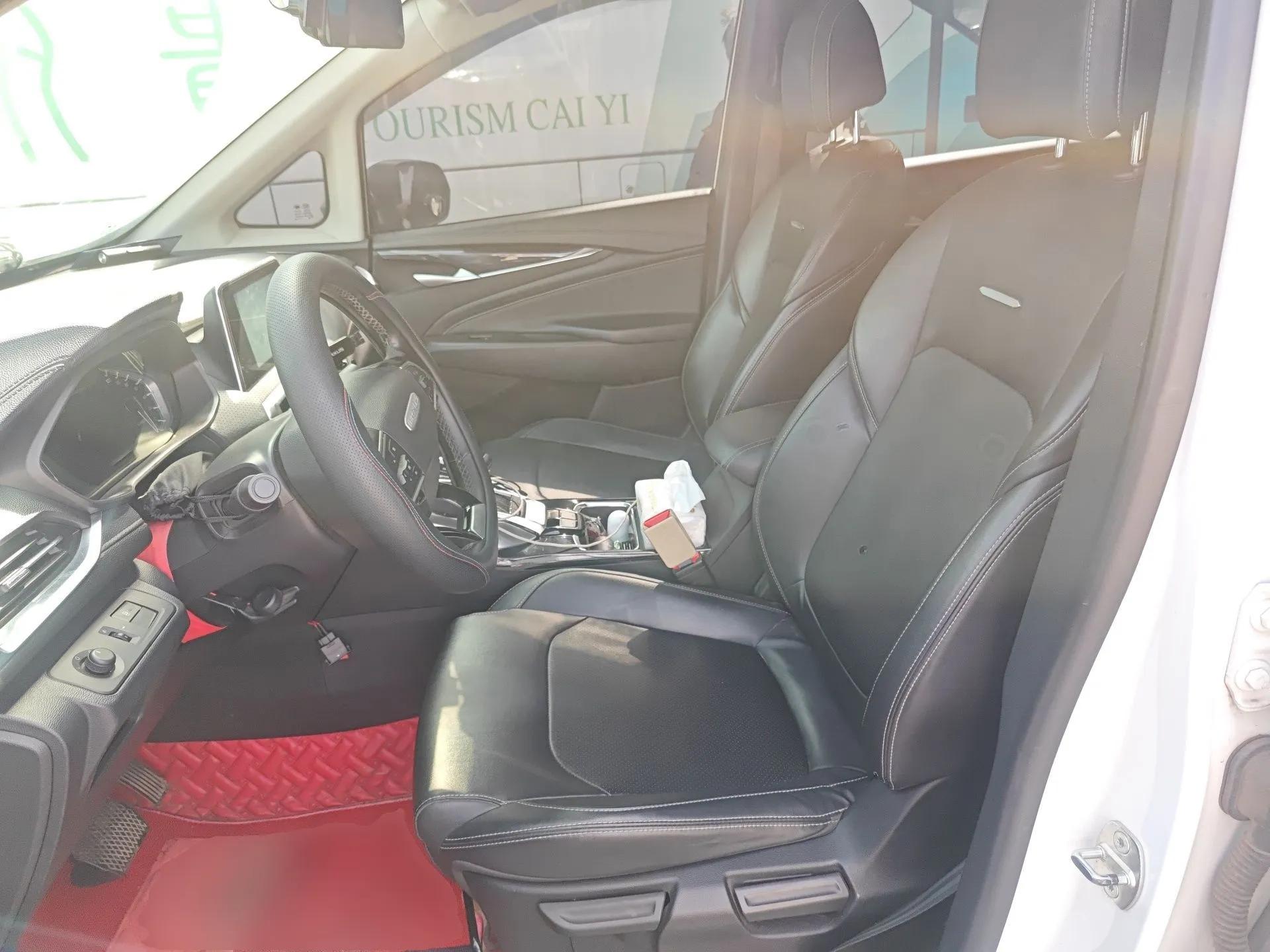 SAIC MAXUS EUNIQ 5 2020 1.3T PLUG-IN Elite Edition — миниатюра 16