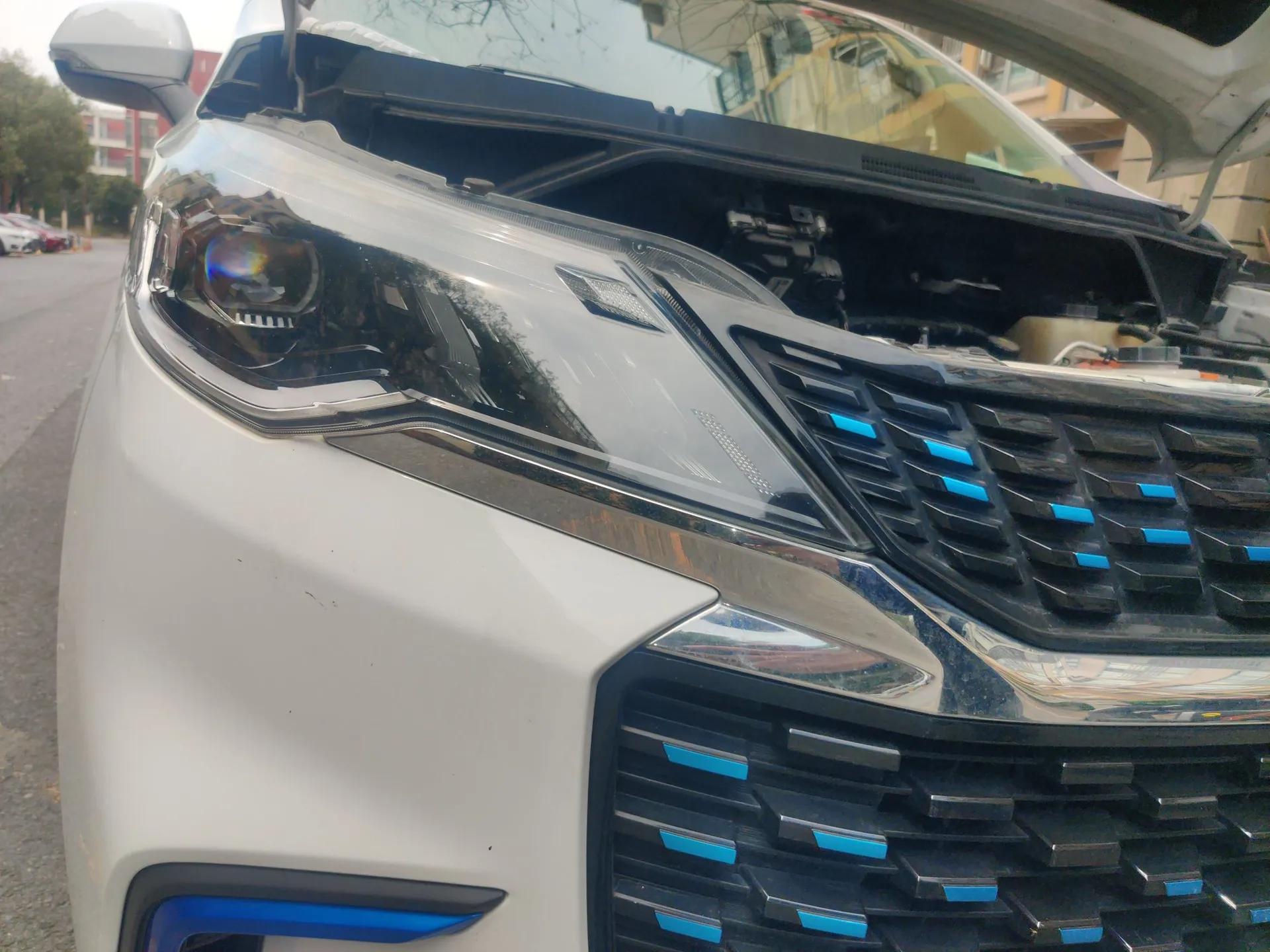 SAIC MAXUS EUNIQ 5  — миниатюра 7