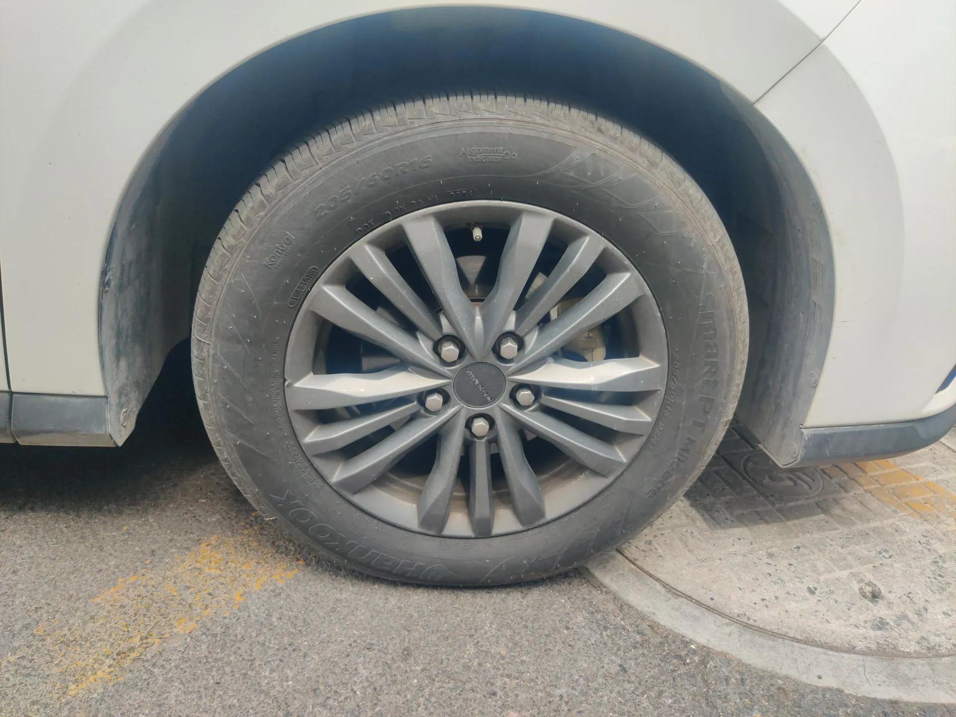 SAIC MAXUS EUNIQ 5  — миниатюра 8