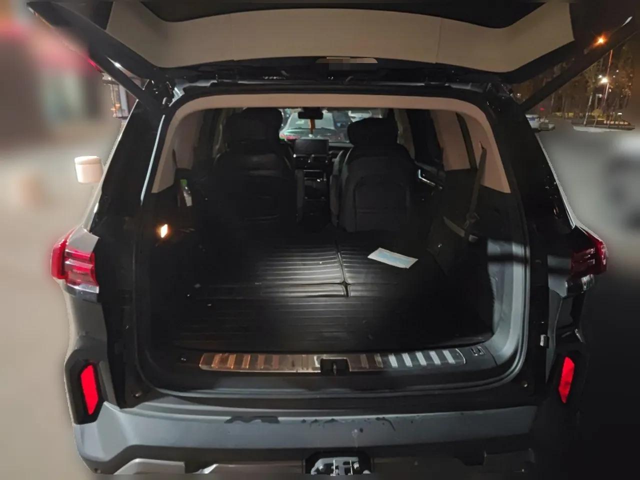 SAIC MAXUS Territory 2023 2.0T Cross-Country Flagship Edition 6 Seats — миниатюра 18