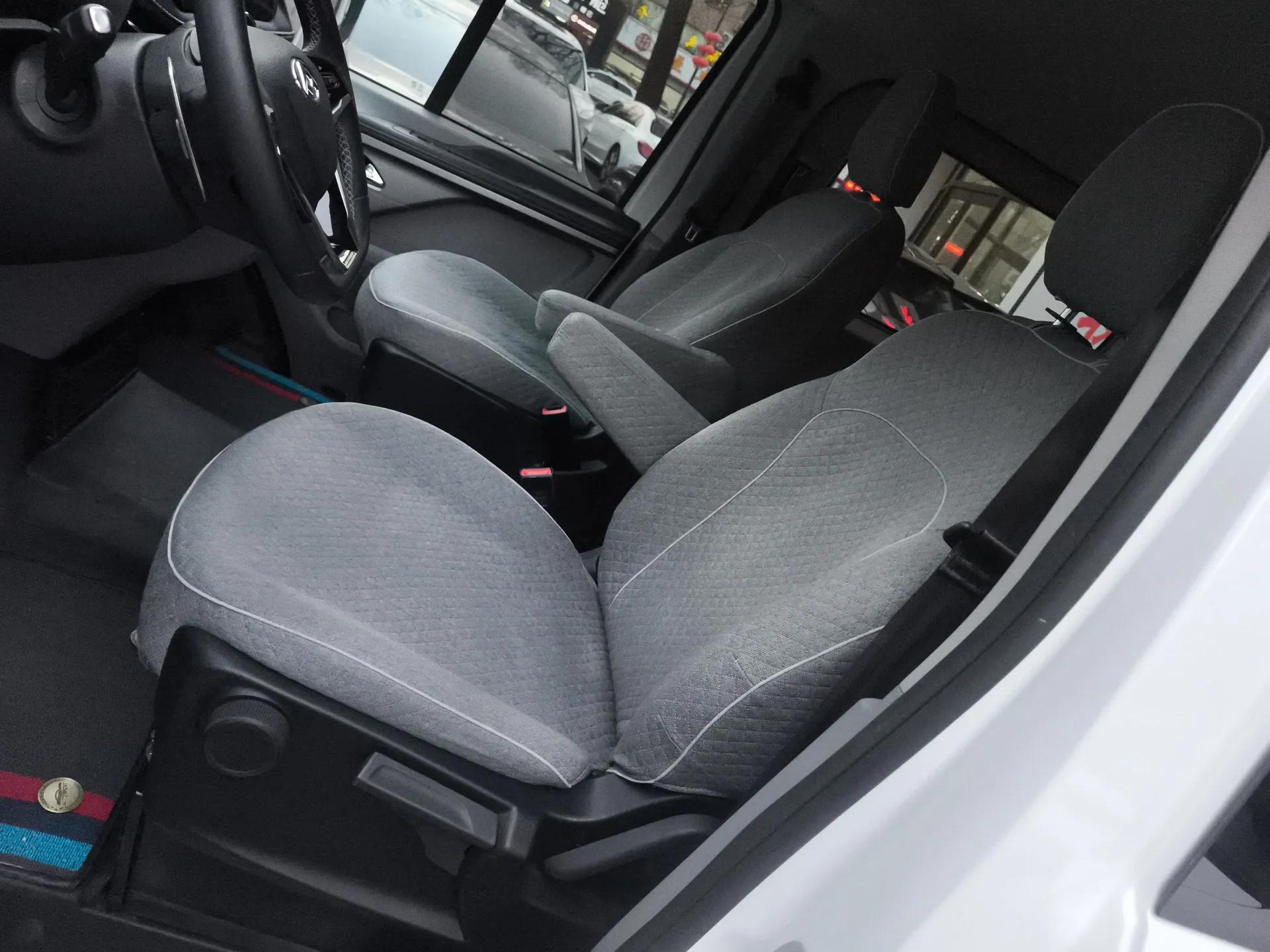 SAIC MAXUS Xintu V70 2025 2.0T Automatic Short Wheelbase Ultra-Low Roof Elite Edition – 5/6 Seats — миниатюра 18