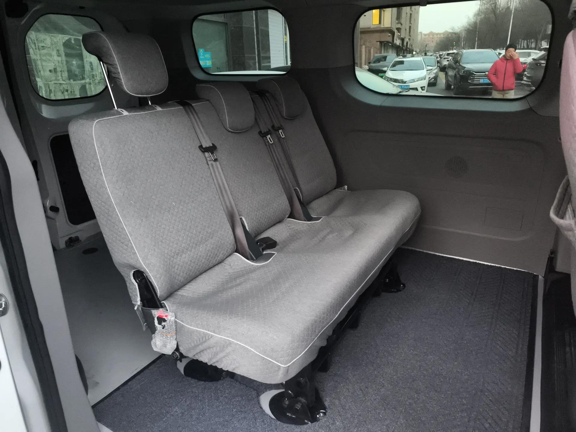 SAIC MAXUS Xintu V70 2025 2.0T Automatic Short Wheelbase Ultra-Low Roof Elite Edition – 5/6 Seats — миниатюра 20