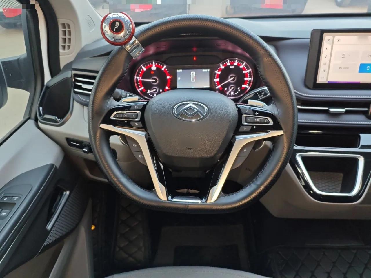 SAIC MAXUS Xintu V70 2023 2.0T Elite Edition Automatic Long Wheelbase Low Roof – 6/7 Seats — миниатюра 12