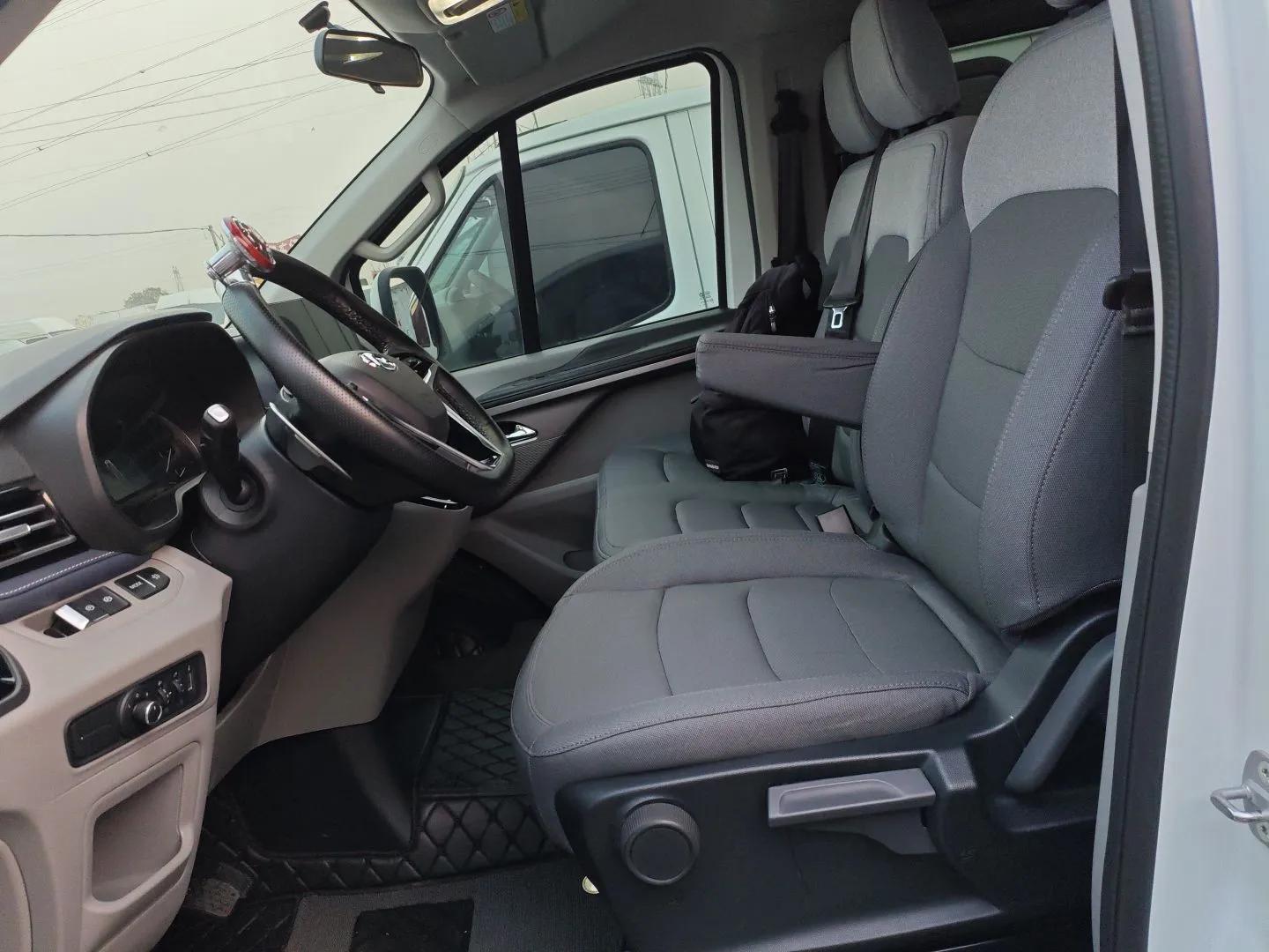 SAIC MAXUS Xintu V70 2023 2.0T Elite Edition Automatic Long Wheelbase Low Roof – 6/7 Seats — миниатюра 16