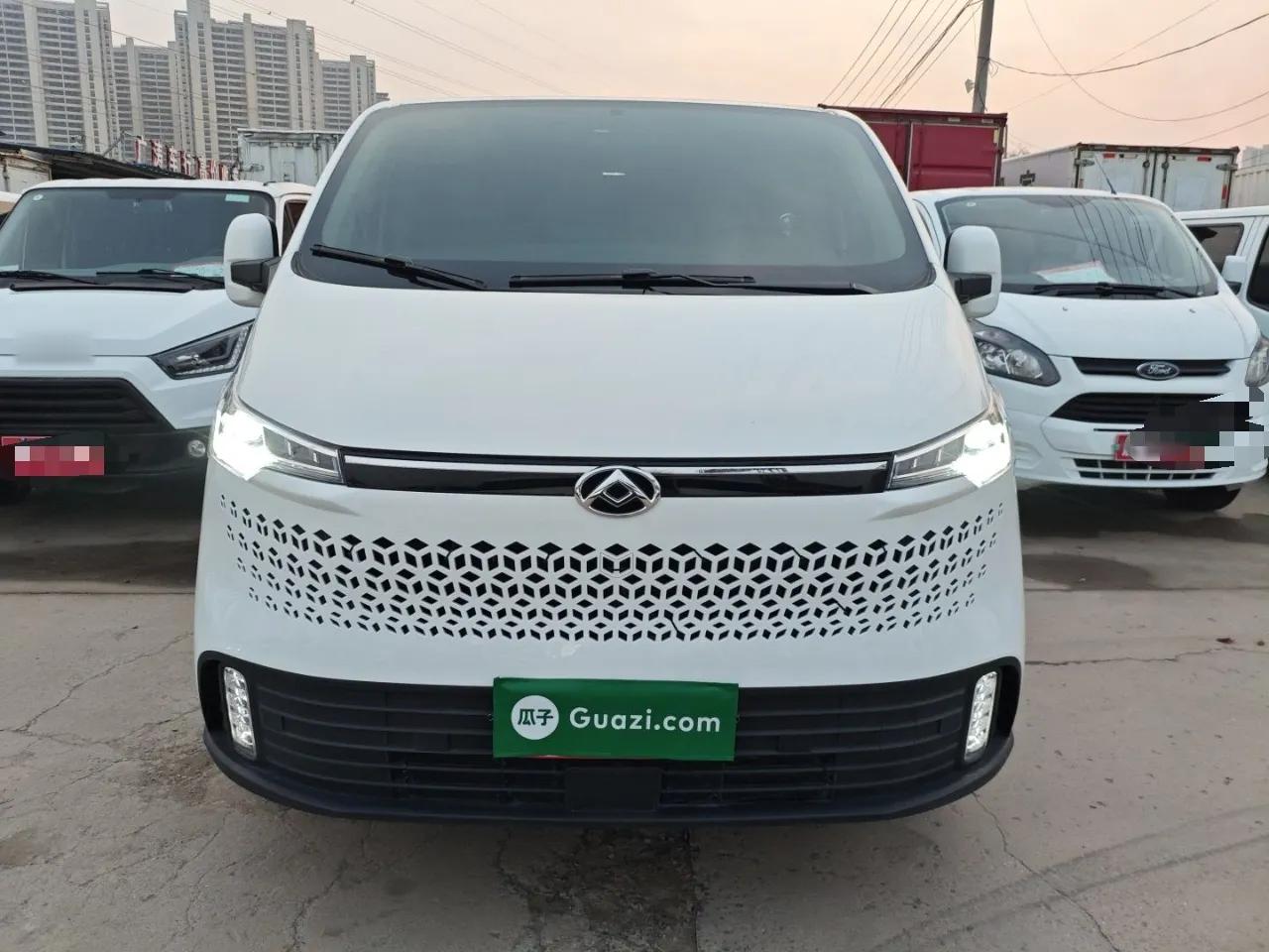 SAIC MAXUS Xintu V70 2023 2.0T Elite Edition Automatic Long Wheelbase Low Roof – 6/7 Seats — миниатюра 3