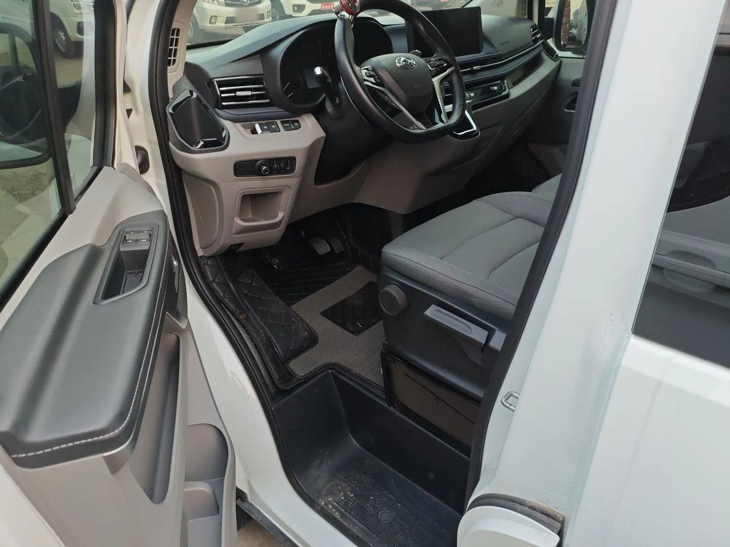 SAIC MAXUS Xintu V70 2023 2.0T Elite Edition Automatic Long Wheelbase Low Roof – 6/7 Seats — миниатюра 21