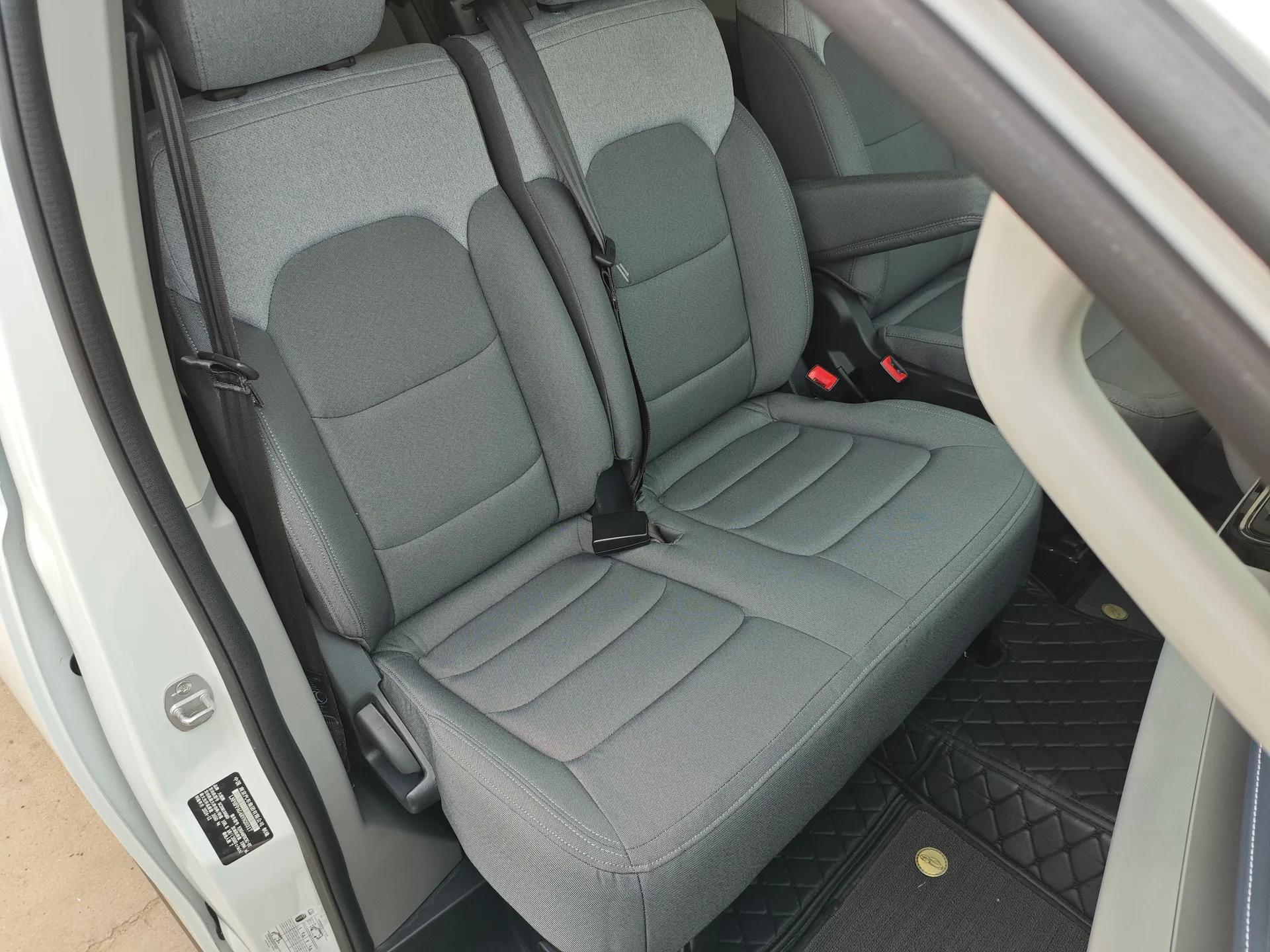 SAIC MAXUS Xintu V70 2023 2.0T Elite Edition Automatic Long Wheelbase Low Roof – 6/7 Seats — миниатюра 23