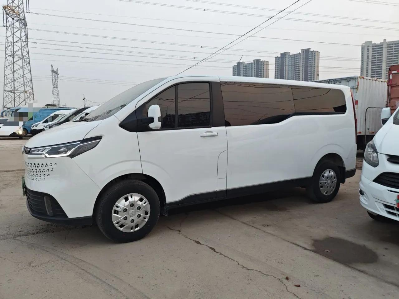 SAIC MAXUS Xintu V70 2023 2.0T Elite Edition Automatic Long Wheelbase Low Roof – 6/7 Seats — миниатюра 5