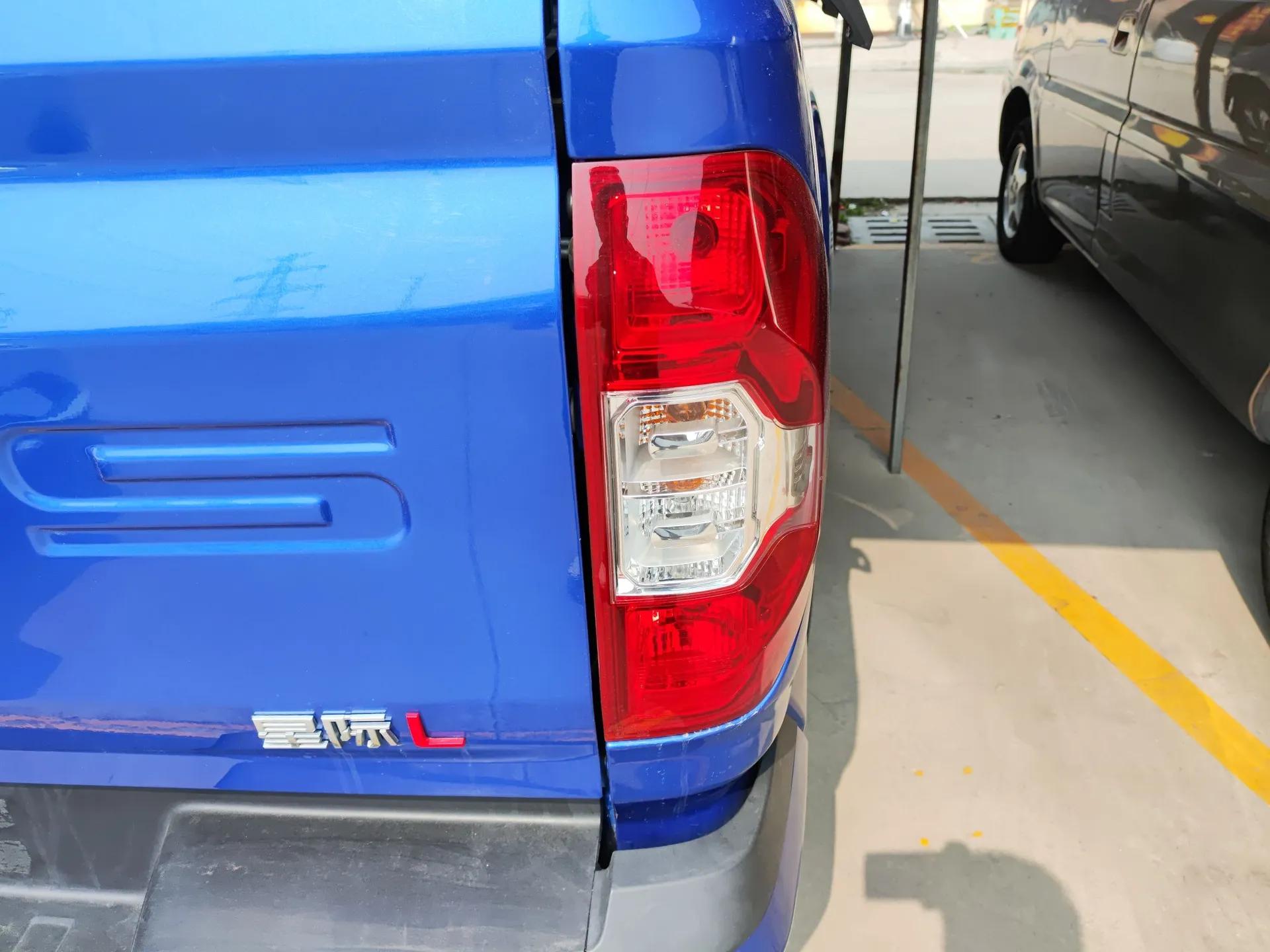 SAIC MAXUS Xingji 2023 Starry L 2.0T Diesel Automatic 2WD Elite Edition Long Bed — миниатюра 7