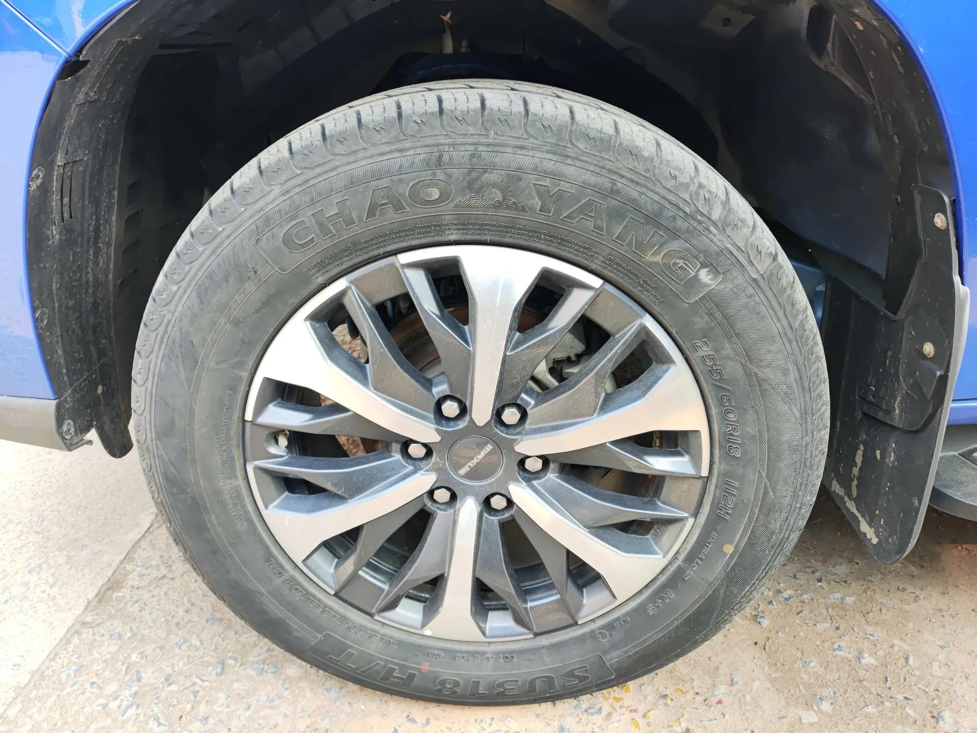 SAIC MAXUS Xingji 2023 Starry L 2.0T Diesel Automatic 2WD Elite Edition Long Bed — миниатюра 8