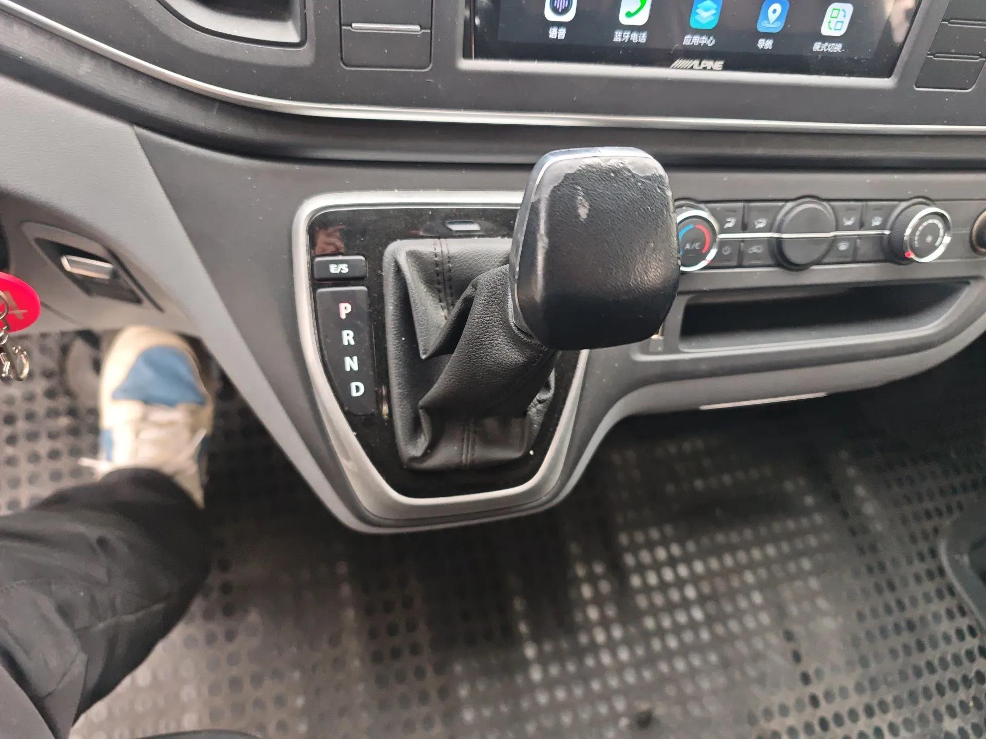 SAIC MAXUS Xintu EV80 2023 EV80 PLUS Multi-Functional Passenger Vehicle Short Wheelbase Low Roof — миниатюра 15