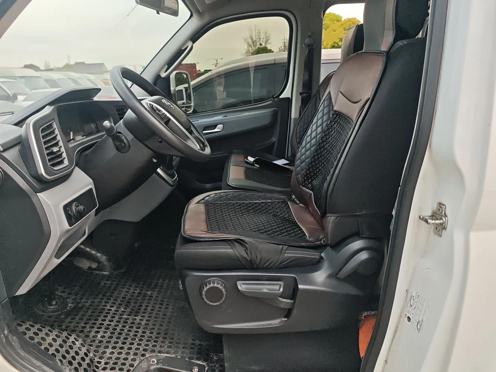 SAIC MAXUS Xintu EV80 2023 EV80 PLUS Multi-Functional Passenger Vehicle Short Wheelbase Low Roof — миниатюра 16