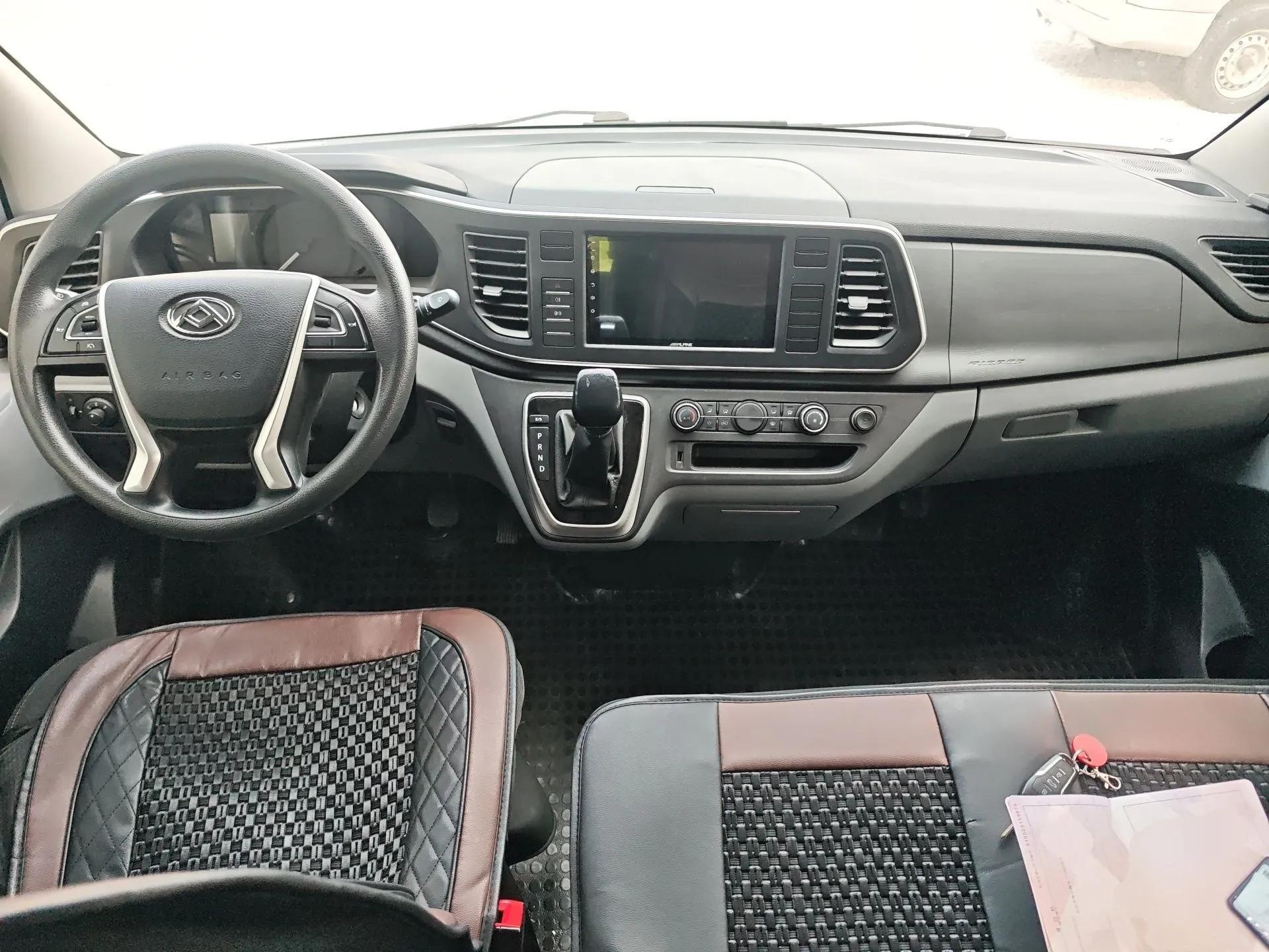 SAIC MAXUS Xintu EV80 2023 EV80 PLUS Multi-Functional Passenger Vehicle Short Wheelbase Low Roof — миниатюра 10
