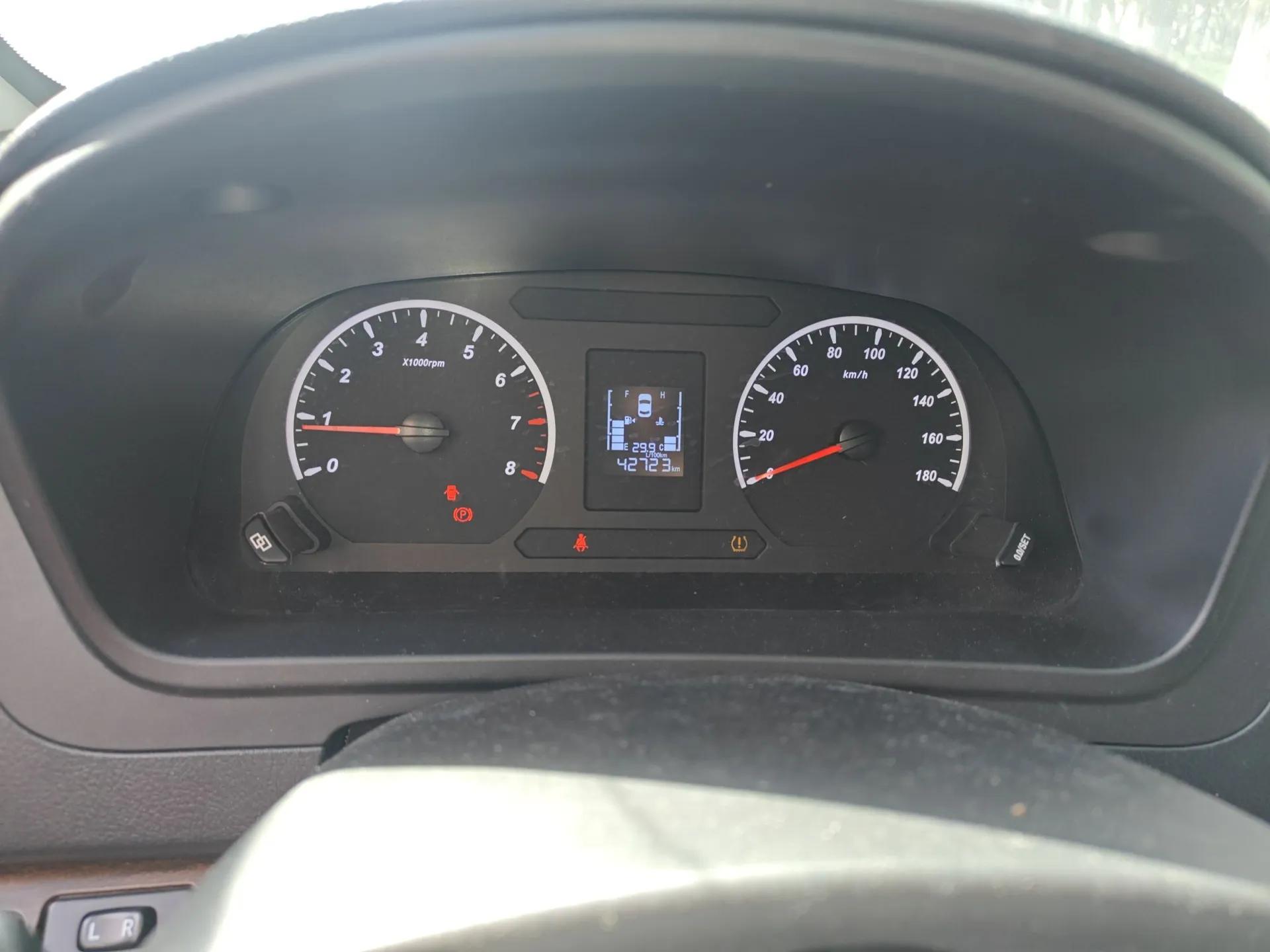 FORTHING Lingzhi PLUS 2021 2.0L Manual Comfort Version 7 Seats — миниатюра 12