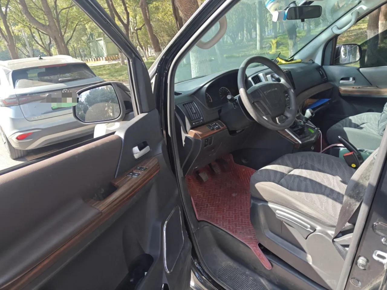 FORTHING Lingzhi PLUS 2021 2.0L Manual Comfort Version 7 Seats — миниатюра 17
