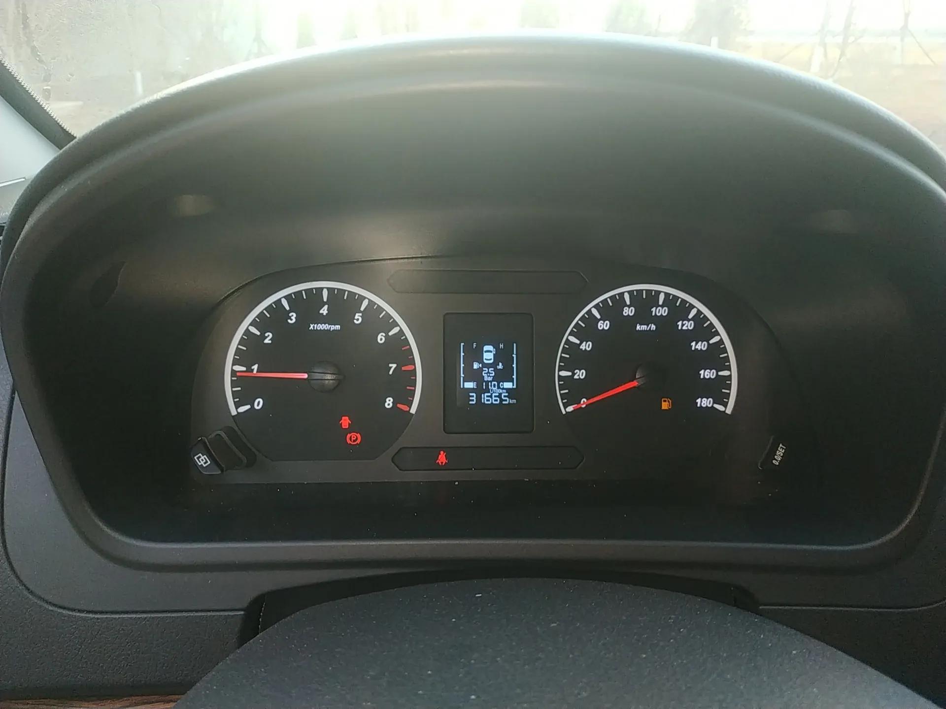 FORTHING Lingzhi PLUS 2021 2.0L Manual Comfort Version 7 Seats — миниатюра 15