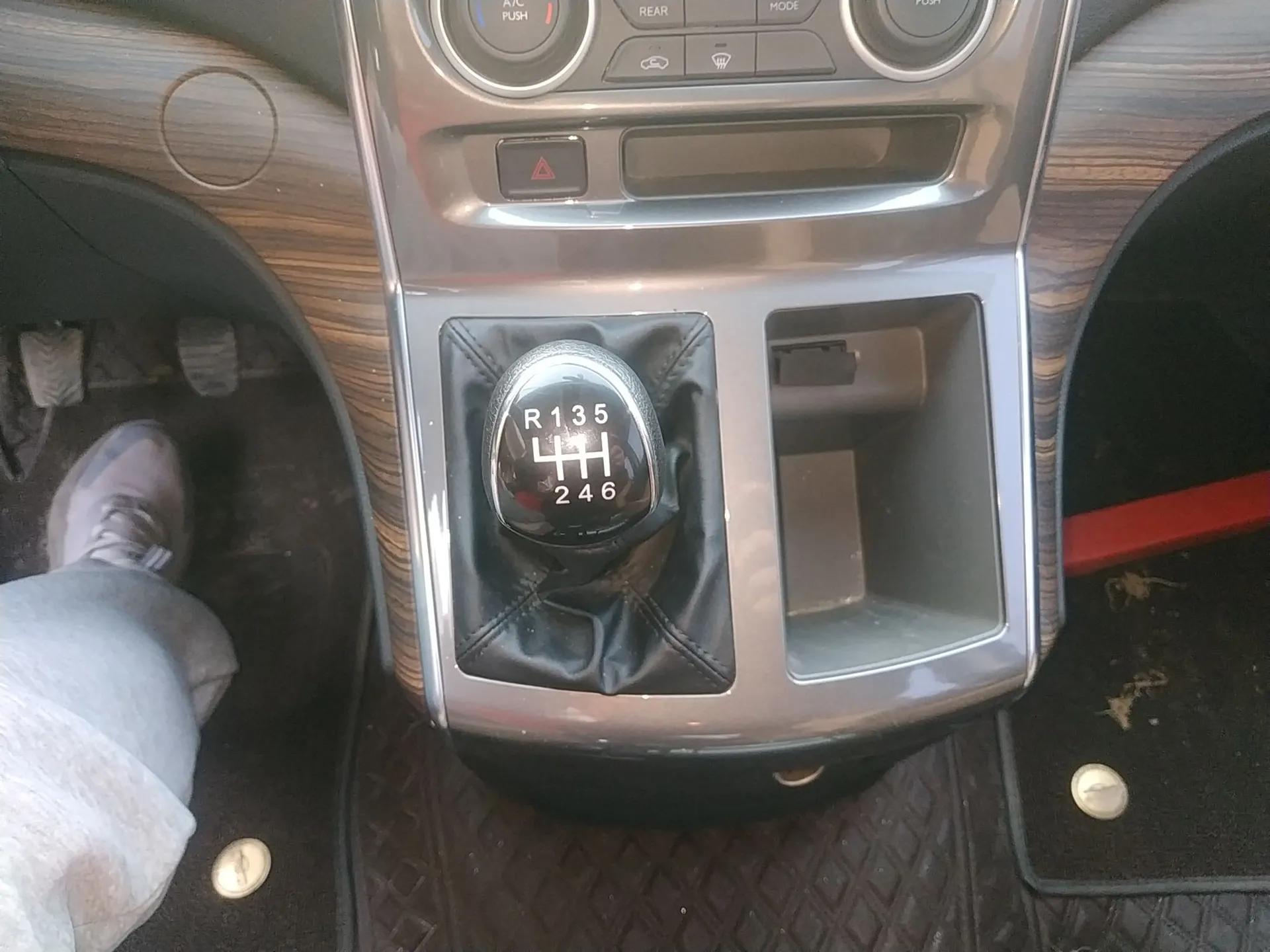 FORTHING Lingzhi PLUS 2021 2.0L Manual Comfort Version 7 Seats — миниатюра 17