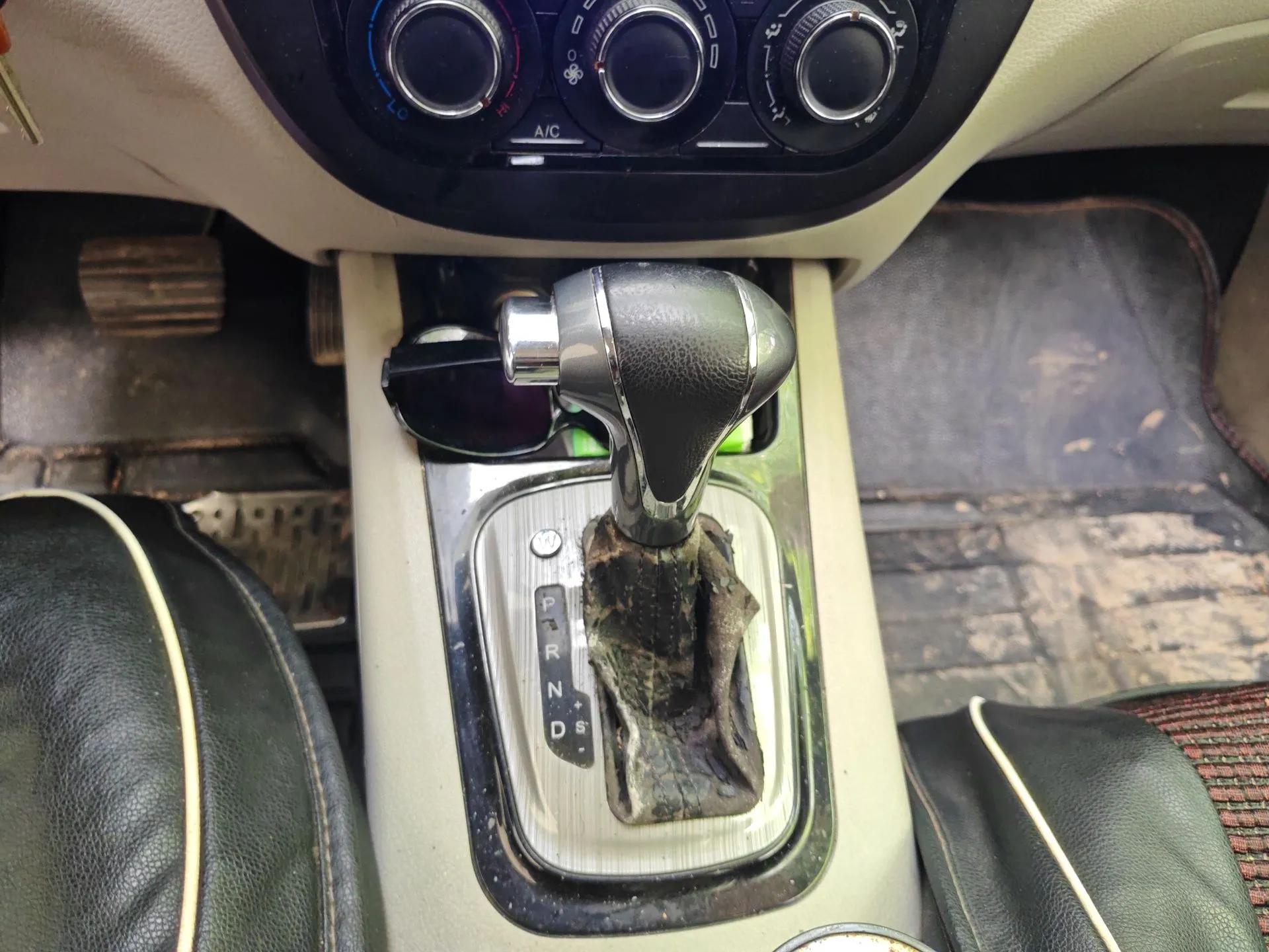 FORTHING Joyear XV 2016 1.6L CVT Luxury Model — миниатюра 15