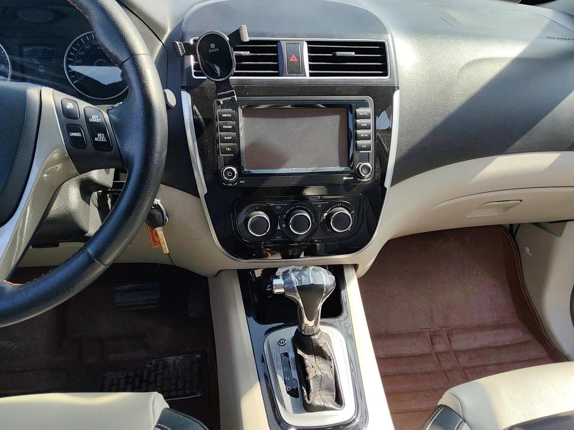 FORTHING Joyear XV 2016 1.6L CVT Luxury Model — миниатюра 14