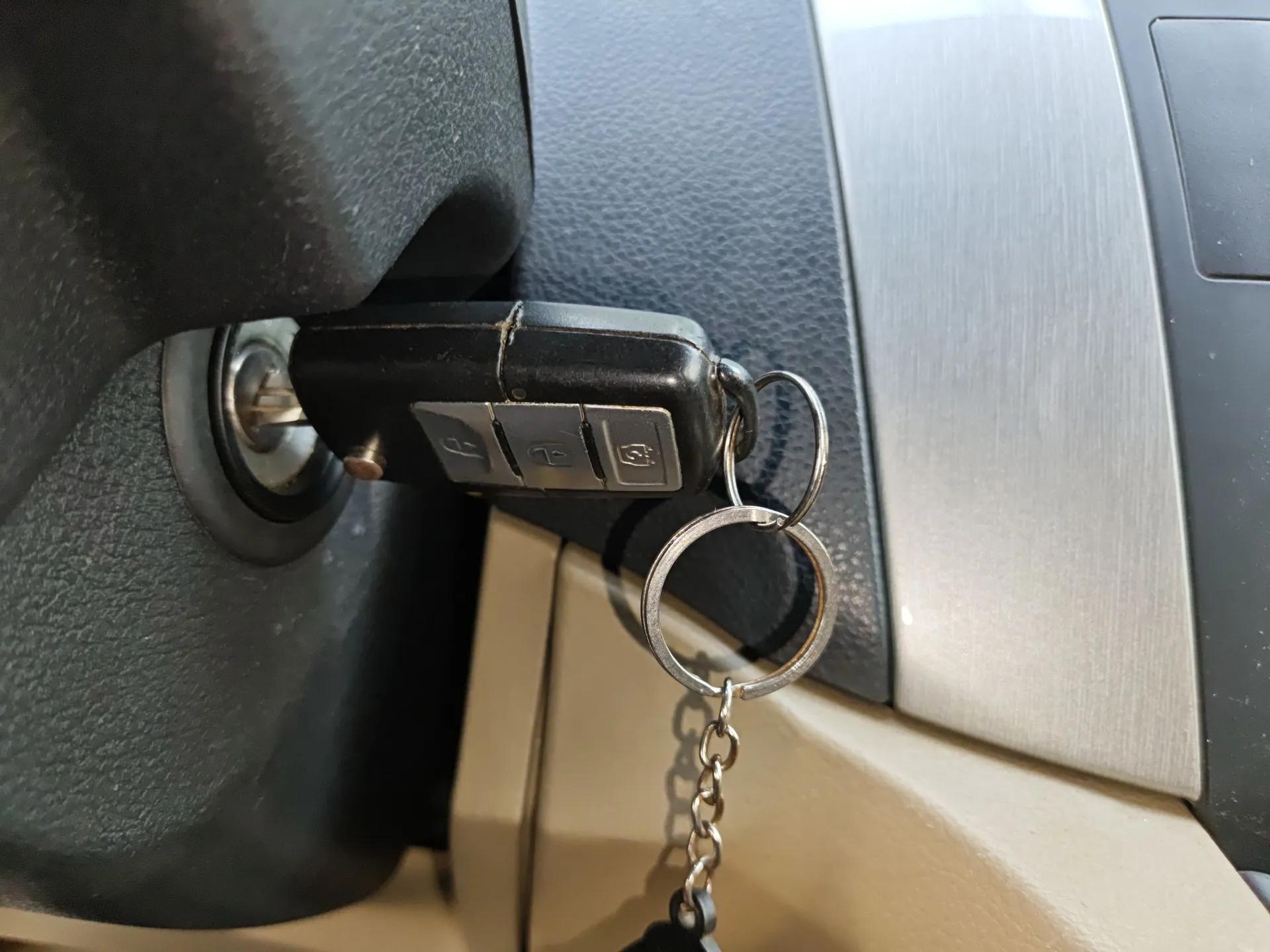 FORTHING Joyear SUV 2012 1.6L Luxury Model — миниатюра 9