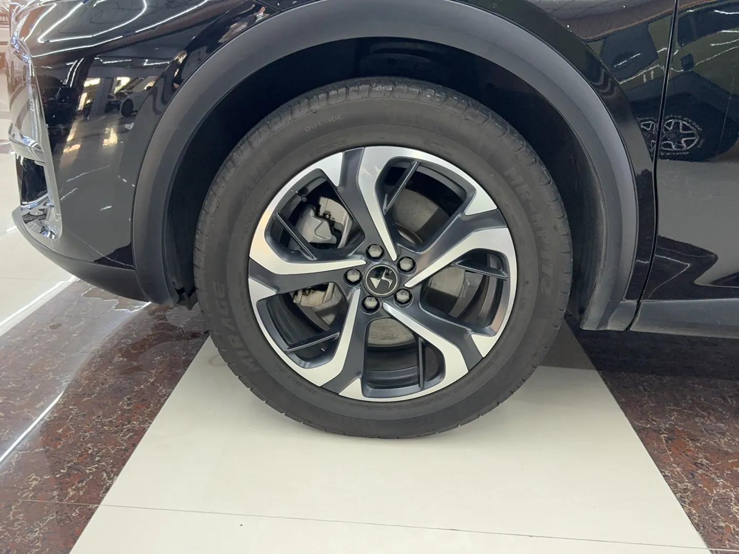 DS 7 2018 35THP Bastille Edition — миниатюра 5