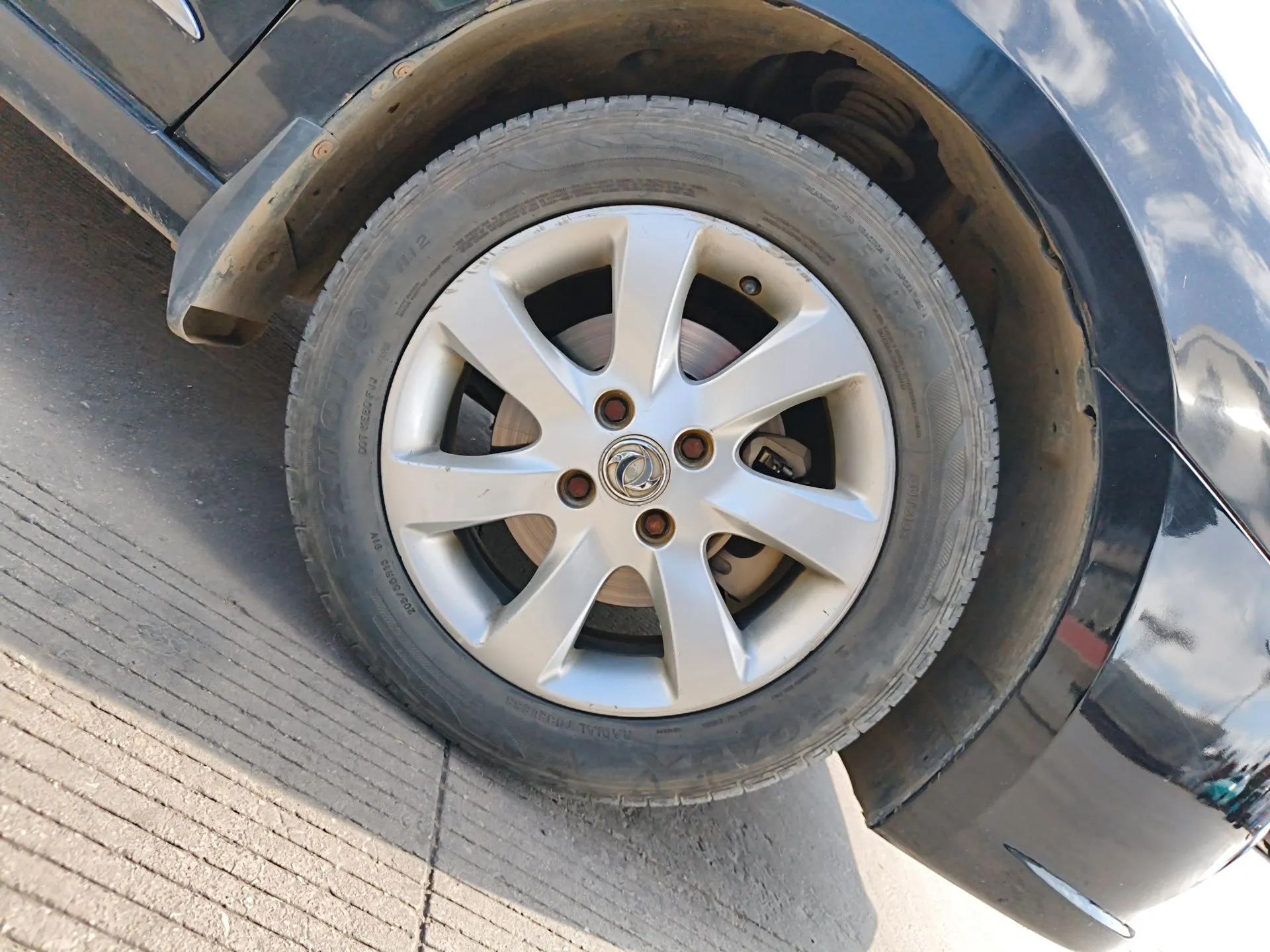 Dongfeng Aeolus A60 2014 1.6L Manual Luxury Model — миниатюра 8