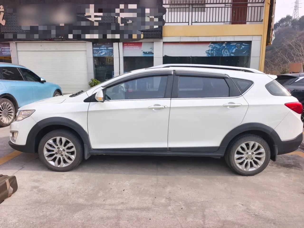 Dongfeng Aeolus AX3 2016 1.5L Automatic Shangkue Model — миниатюра 4