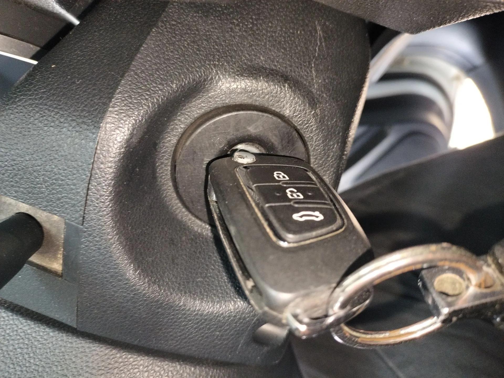 Dongfeng Aeolus AX3 2016 1.5L Automatic ZhiKu Model — миниатюра 19