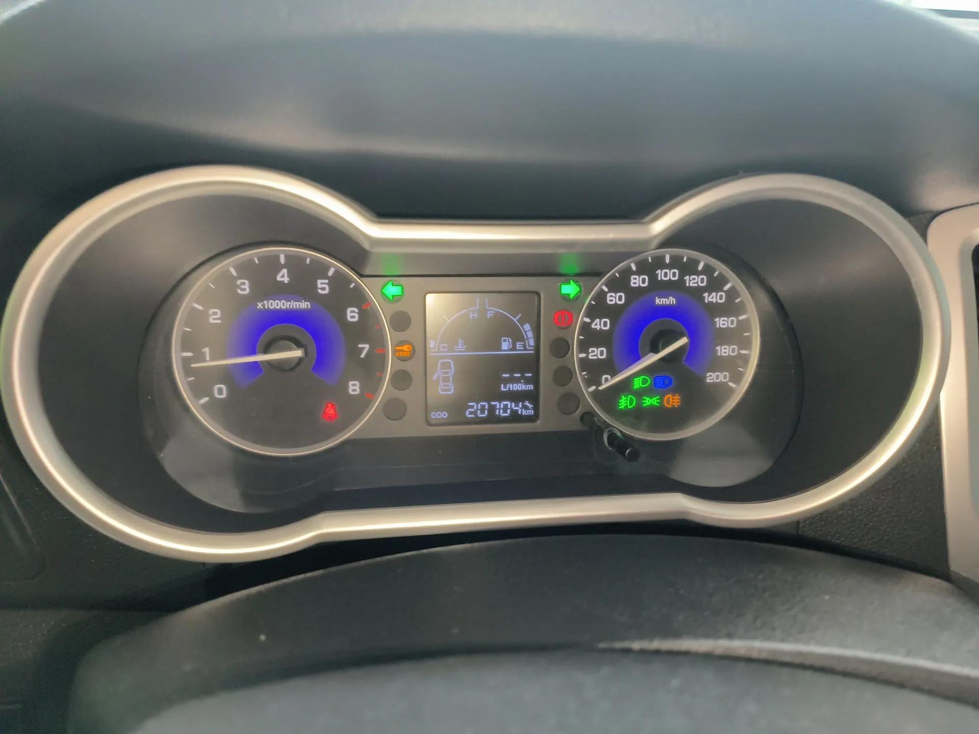 Dongfeng Aeolus AX3 2016 1.5L Manual ZhiKu Model — миниатюра 15