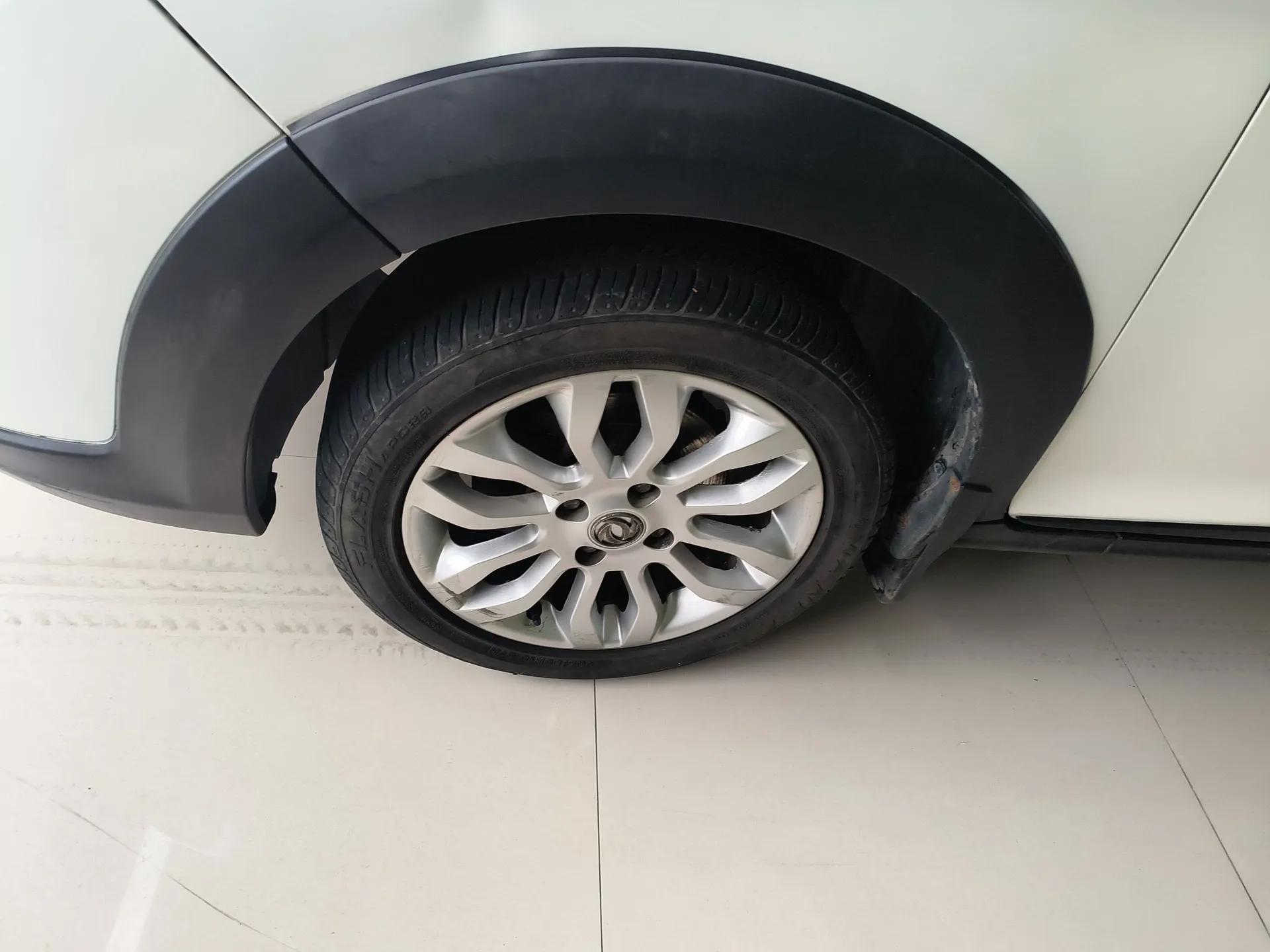 Dongfeng Aeolus AX3 2016 1.5L Manual ZhiKu Model — миниатюра 8