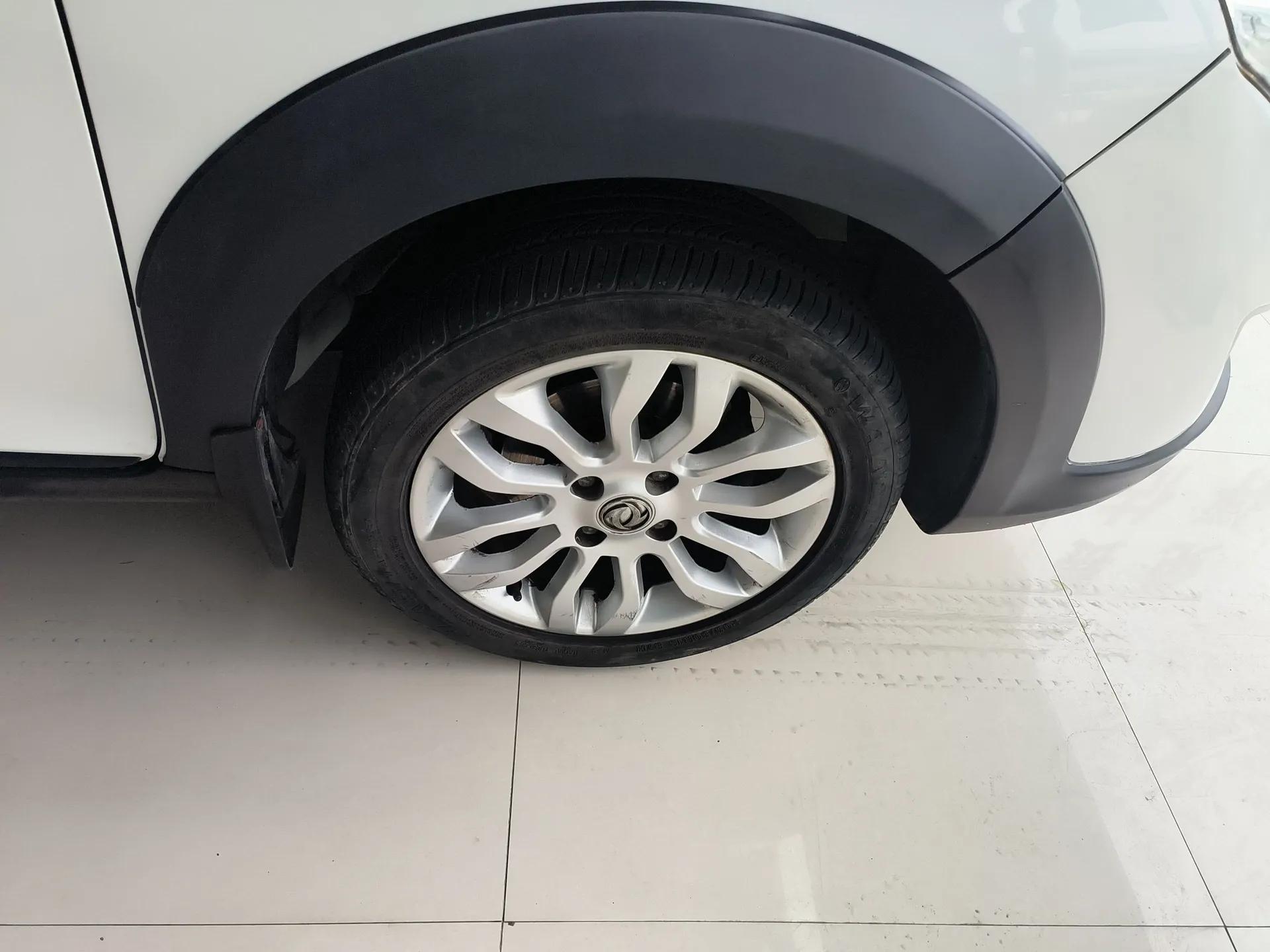 Dongfeng Aeolus AX3 2016 1.5L Manual ZhiKu Model — миниатюра 10