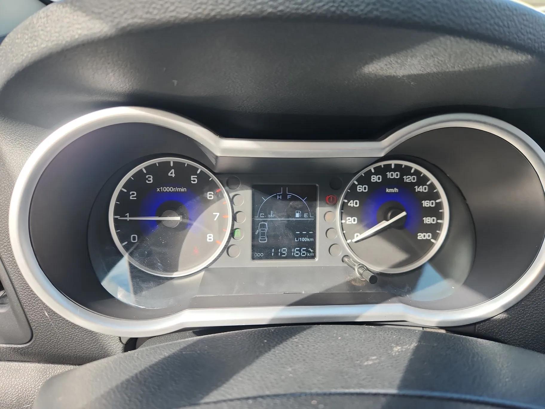 Dongfeng Aeolus AX3 2016 1.5L Manual ZhiKu Model — миниатюра 15