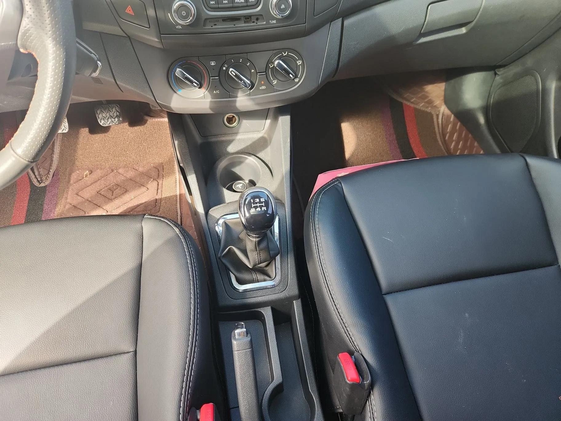 Dongfeng Aeolus AX3 2016 1.5L Manual ZhiKu Model — миниатюра 17