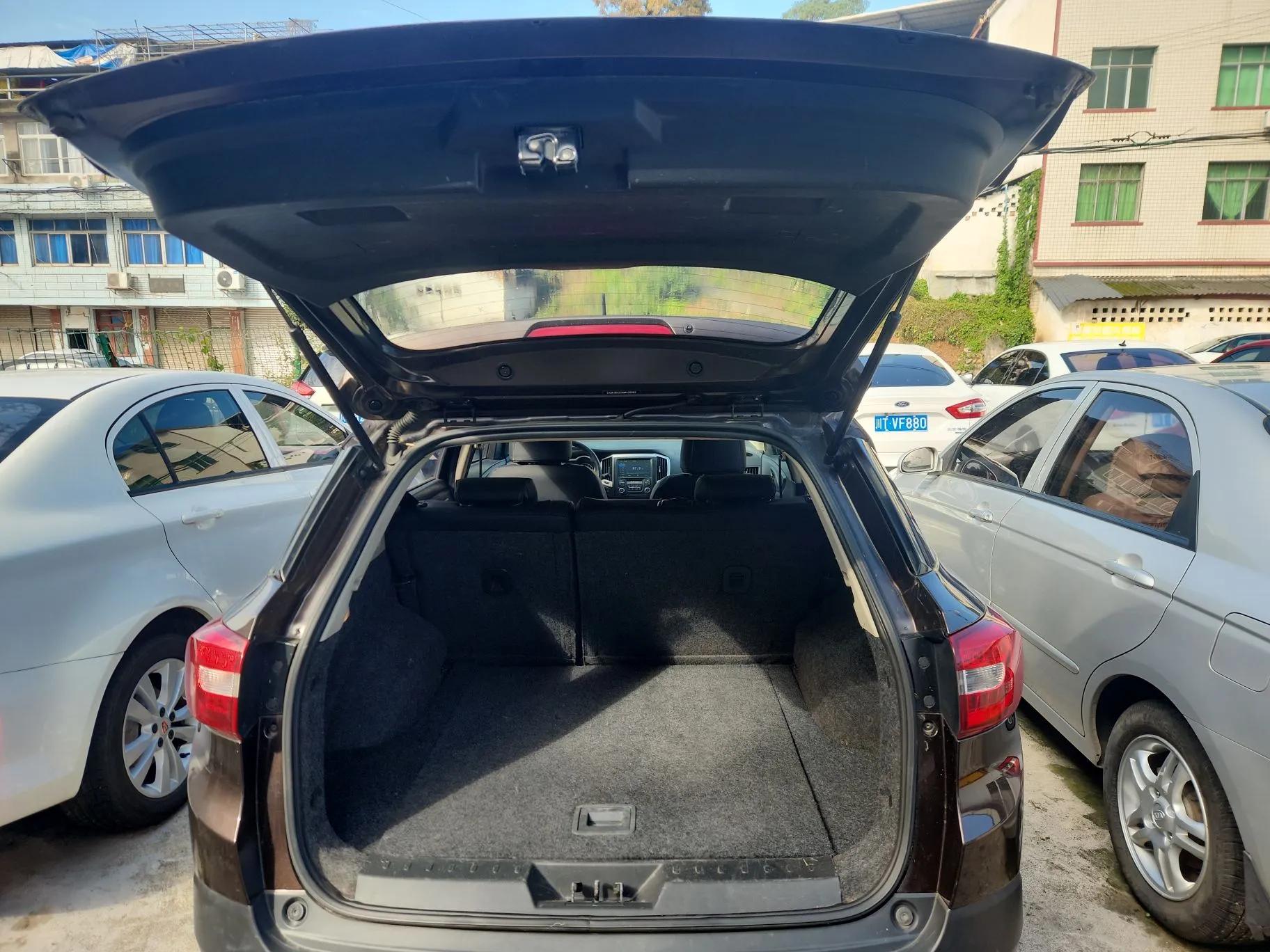 Dongfeng Aeolus AX3 2016 1.5L Manual ZhiKu Model — миниатюра 22