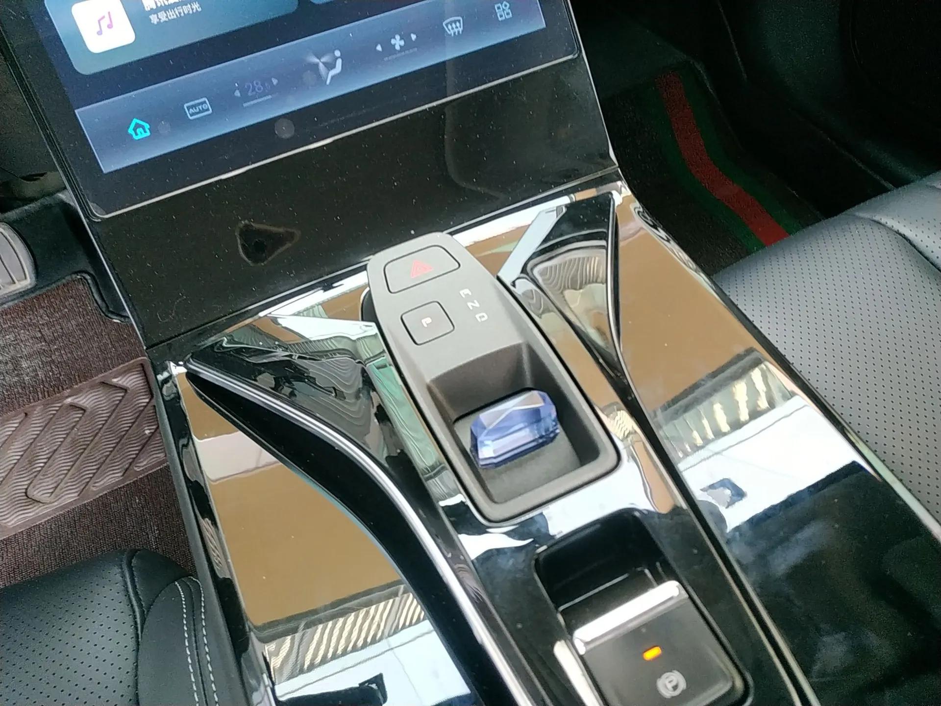 Dongfeng Aeolus Mage 2023 DH-i 1.5T Luxury Edition — миниатюра 17