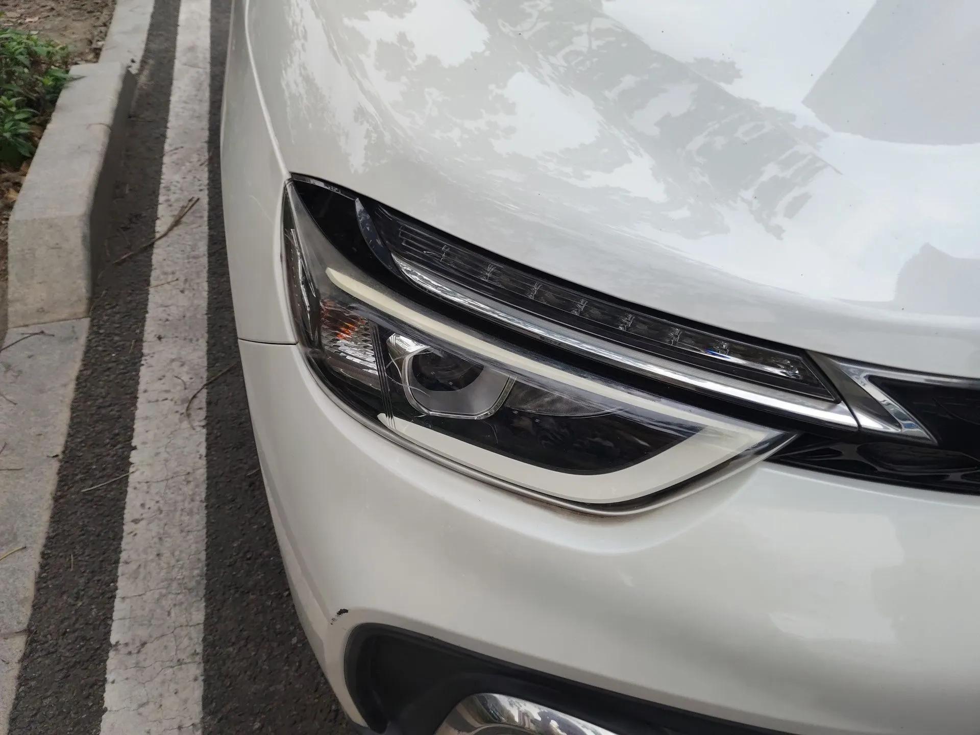 Dongfeng Aeolus AX4 2018 1.6L DCT Trendy & Stylish Model with Sunroof — миниатюра 7