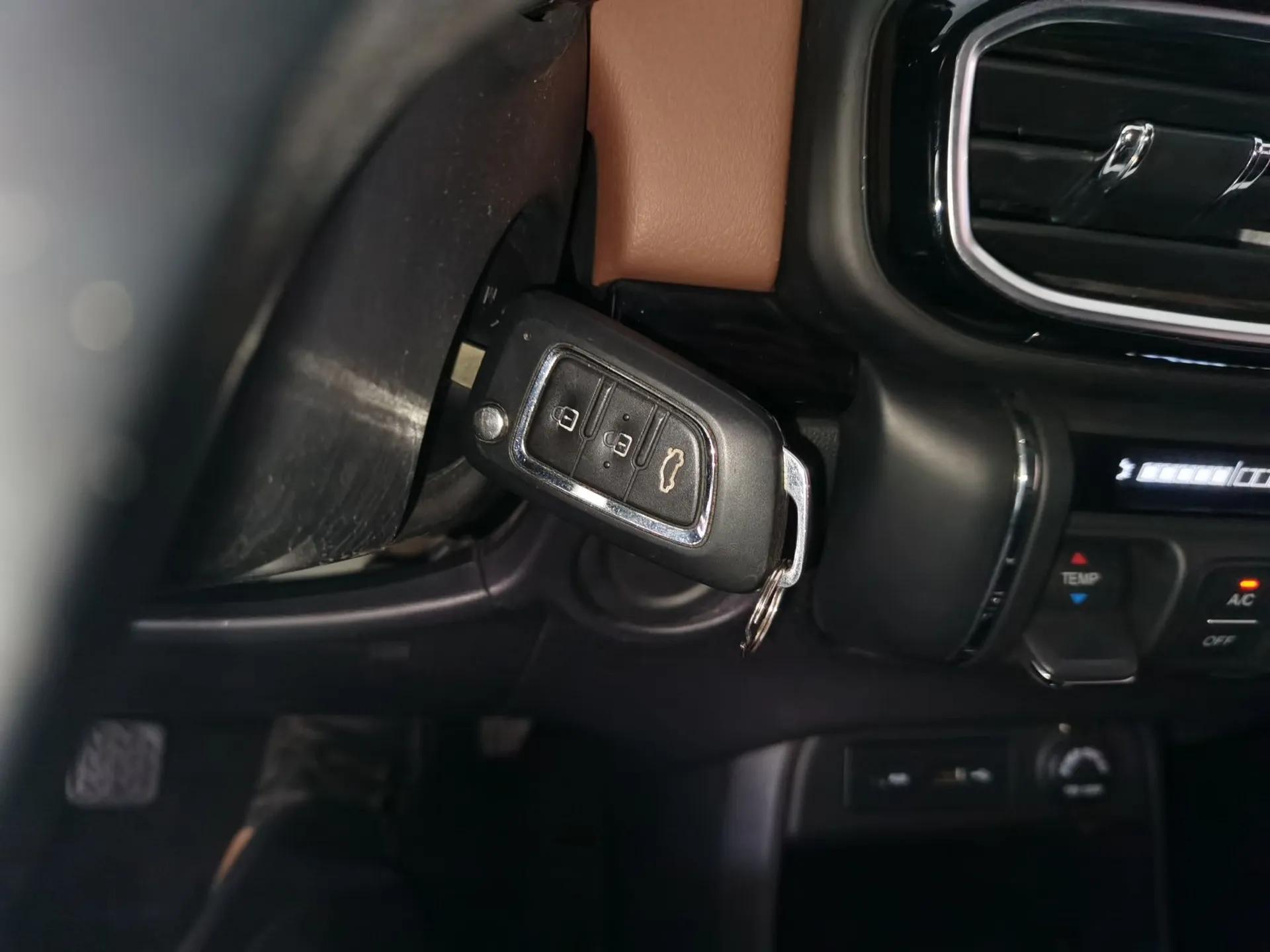 Dongfeng Aeolus AX4 2017 1.6L Manual ChaoShang Model — миниатюра 12