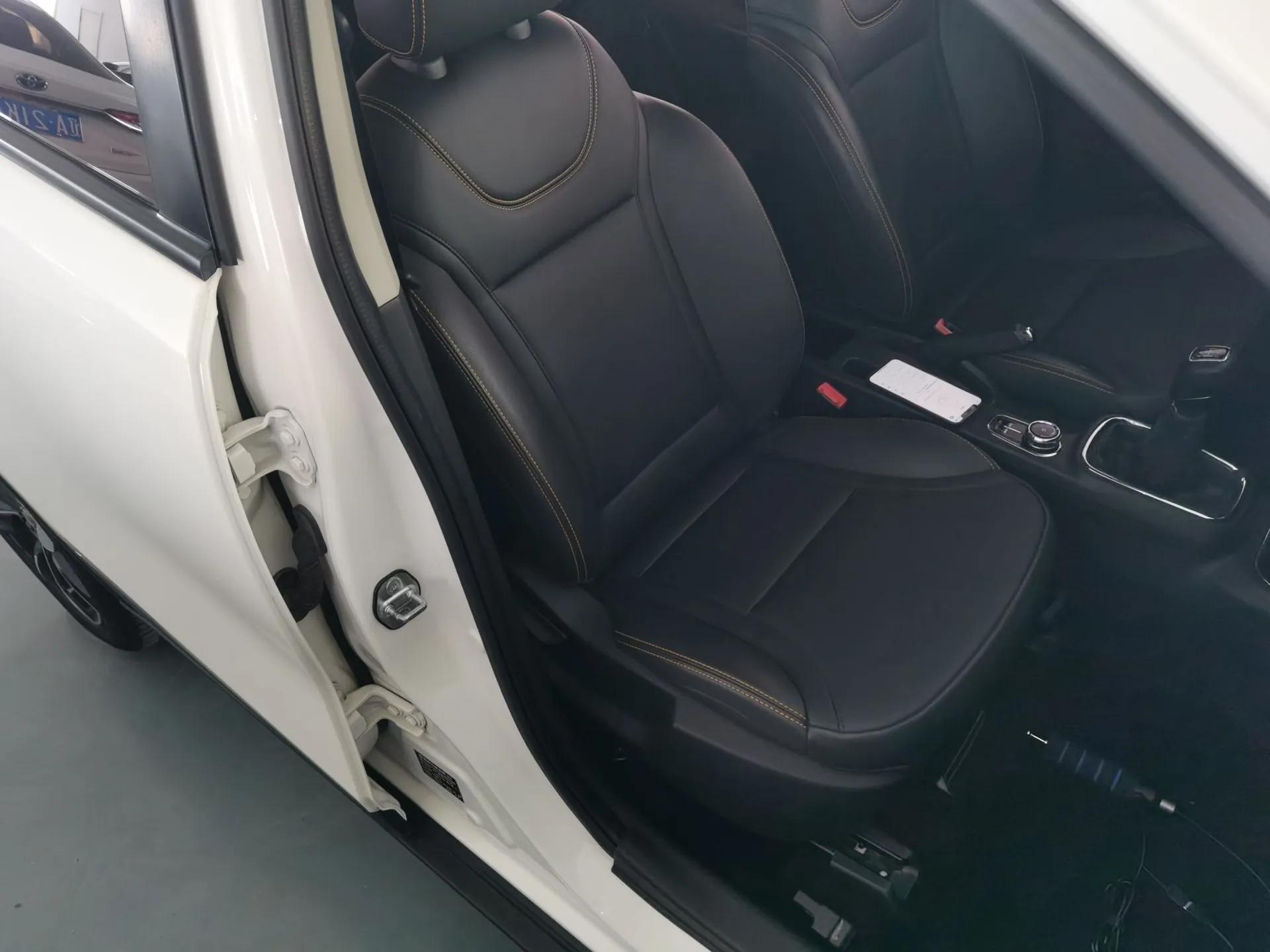 Dongfeng Aeolus AX4 2017 1.6L Manual ChaoShang Model — миниатюра 23