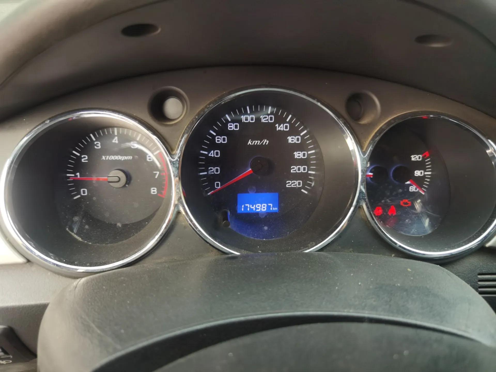 Dongfeng Aeolus S30 2013 1.6L Manual Entry-Level Model — миниатюра 12