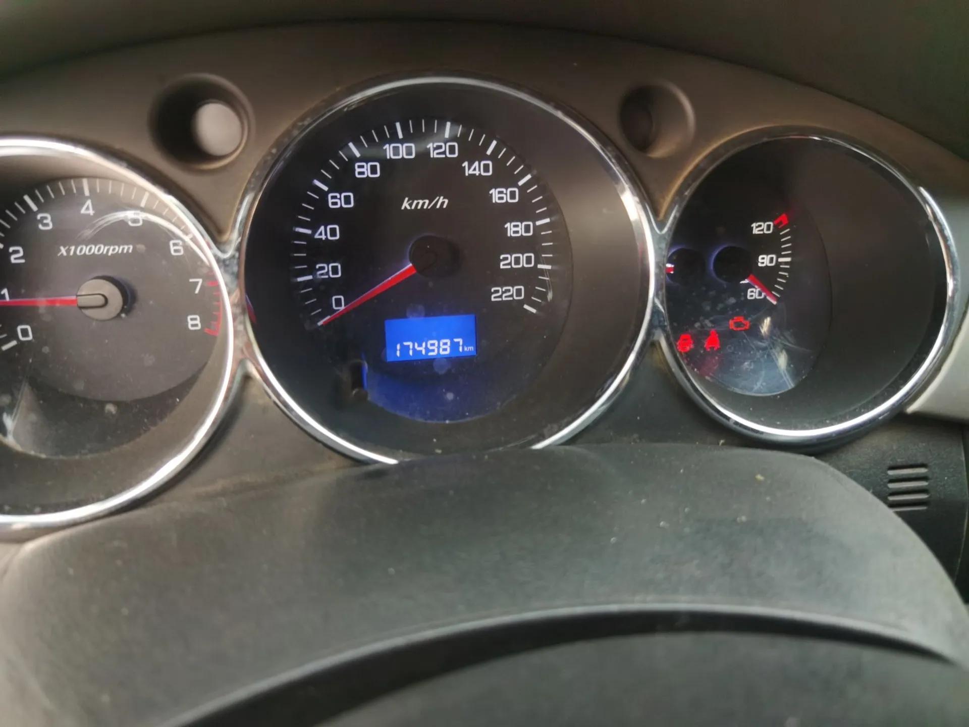 Dongfeng Aeolus S30 2013 1.6L Manual Entry-Level Model — миниатюра 13